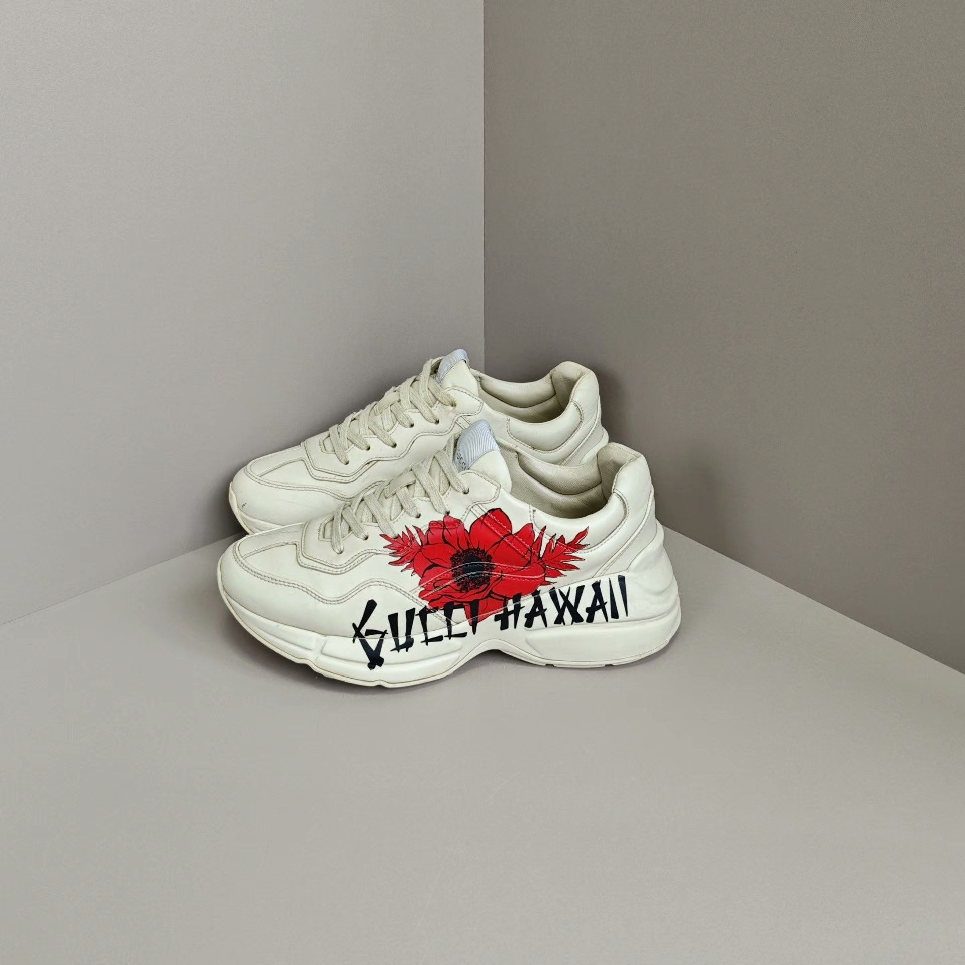 Gucci Gucci Lowtop Sneakers us_6 Women Size US 6 / IT 36 - 1 Thumbnail