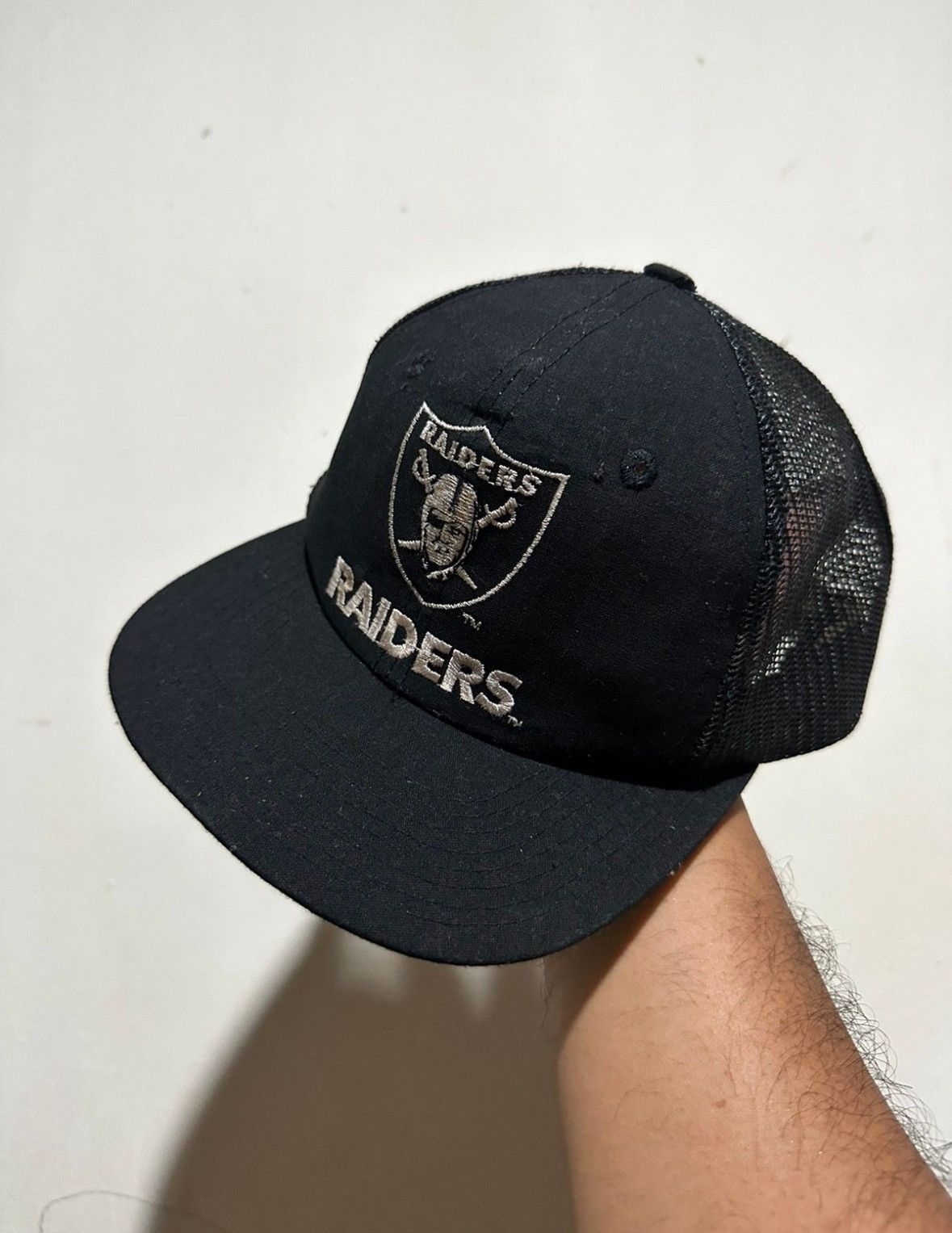 NFL 90’s Oakland Raiders Script Golfer Hat Size ONE SIZE - 1 Thumbnail