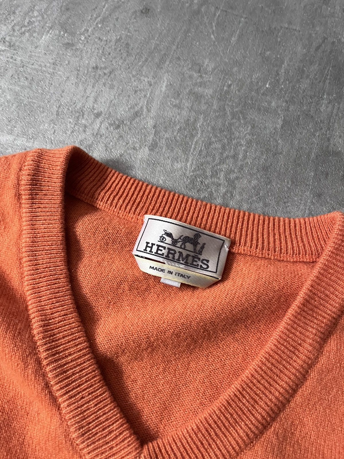 Hermes Hermes orange cashmere sweater V-neck Size US M / EU 48-50 / 2 - 10 Thumbnail