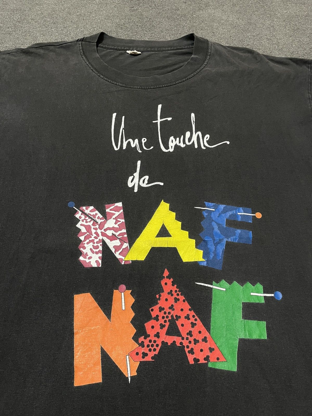 Vintage 90s Perfume Promo Une Touche de NAF NAF Tee Size US L / EU 52-54 / 3 - 2 Thumbnail