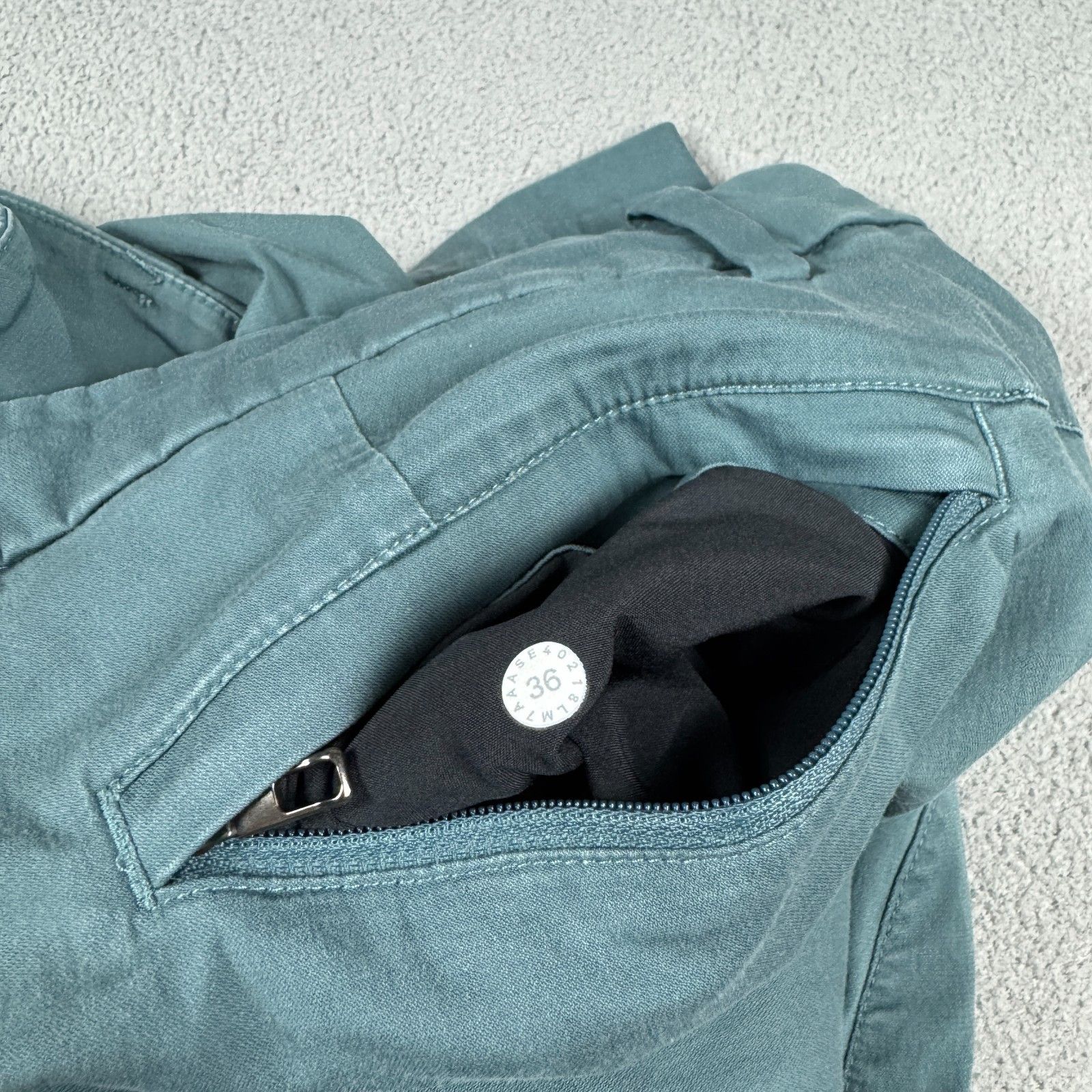 Lululemon Lululemon Commission Golf Casual Chino Tech Walk Shorts 36 Size US 36 / EU 52 - 4 Thumbnail