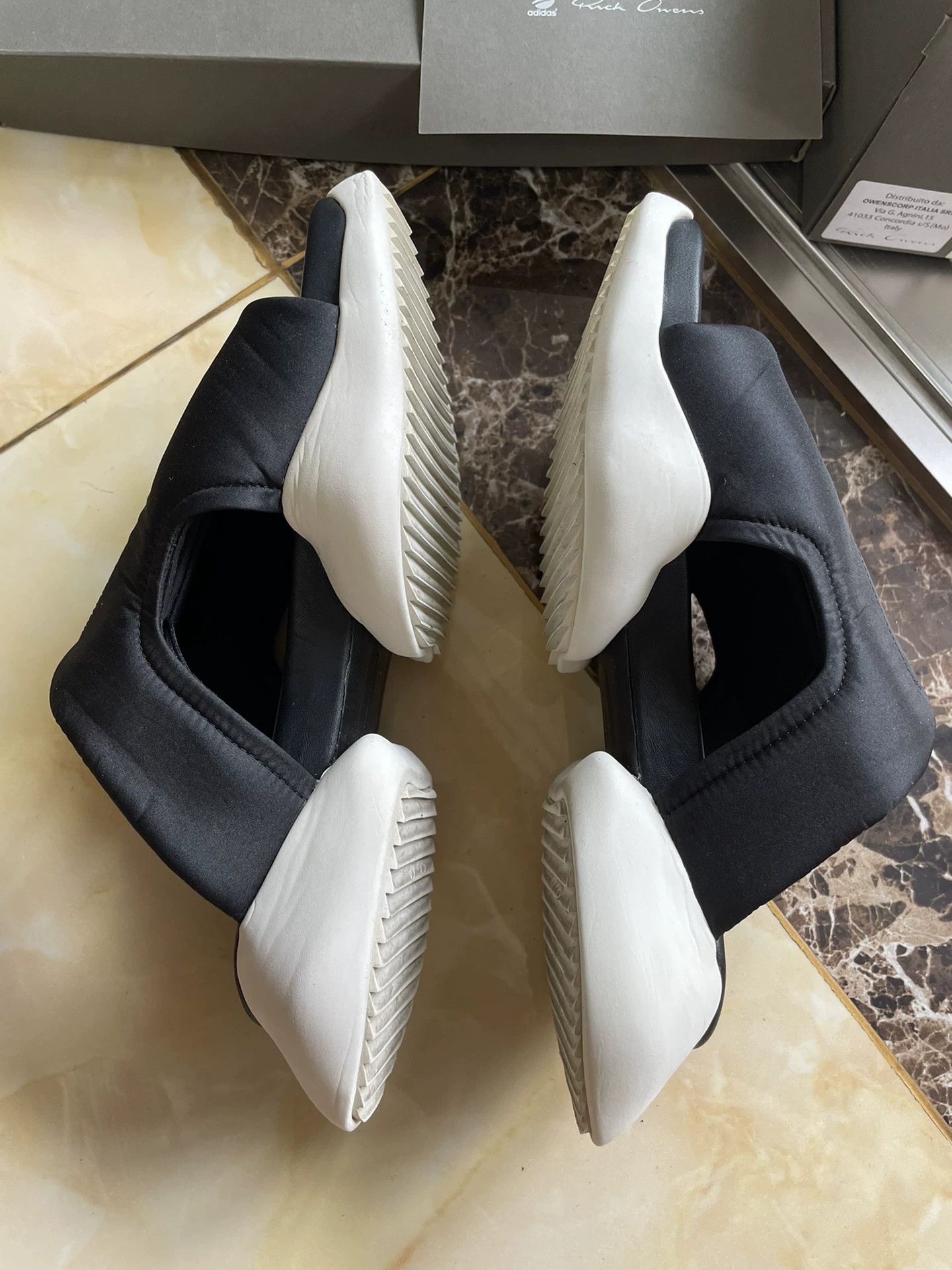Rick Owens Rick Owens x Adidas Tank Slipper AQ2822 US7 (40) Size US 7 / EU 40 - 5 Thumbnail