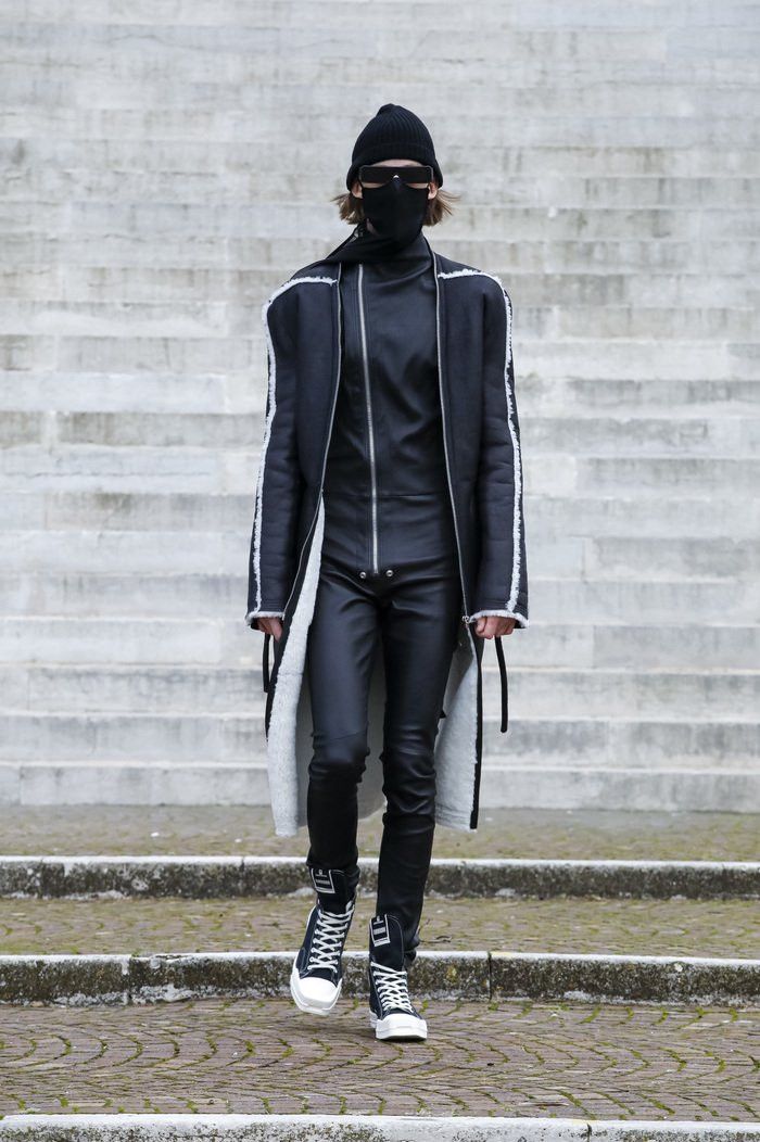 Rick Owens RICK OWENS GETHSEMANE OFF-THE-RUNWAY SHEARLING KLAUS COAT Size US M / EU 48-50 / 2 - 1 Thumbnail
