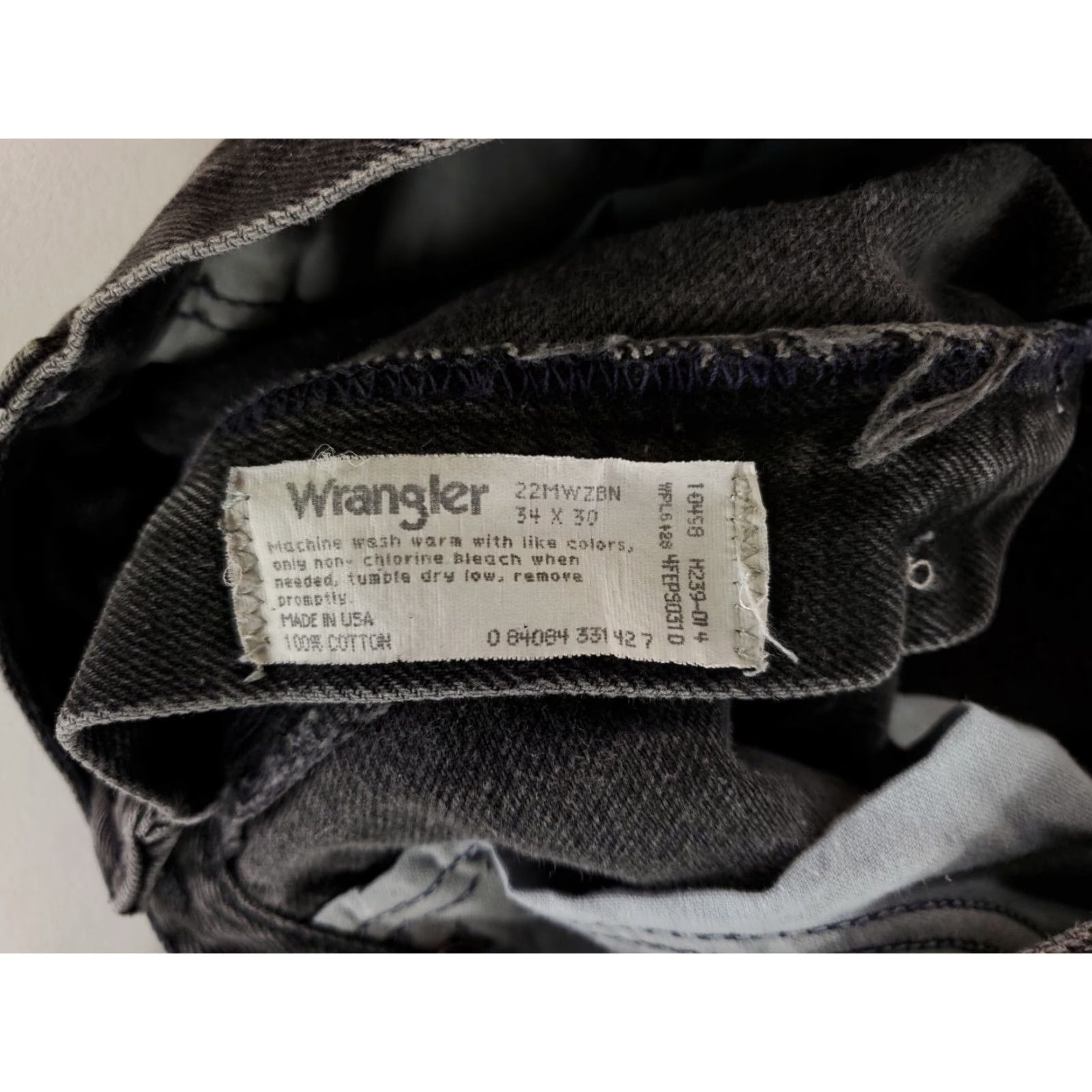 Wrangler VINTAGE Wrangler Jeans 90s Black 22MWZBN Made USA Mens 34x30 32x28.5 Actual Straight Jeans Mens Black 90s VTG Wrangler Jeans Size US 32 / EU 48 - 4 Thumbnail