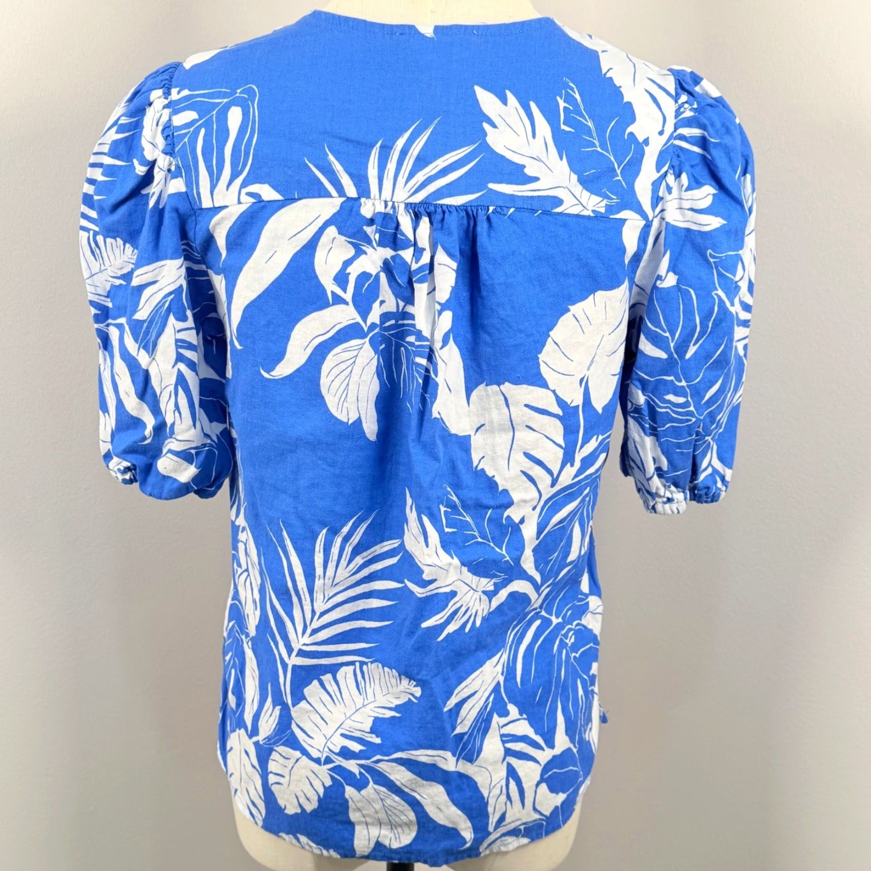 Panama Jack Panama Jack Blouse Womens Small Blue White Tropical Linen Blend Puff Sleeve Boho Shirt V-Neck Casual Summer Seasonal Womens Size S / US 4 / IT 40 - 3 Thumbnail