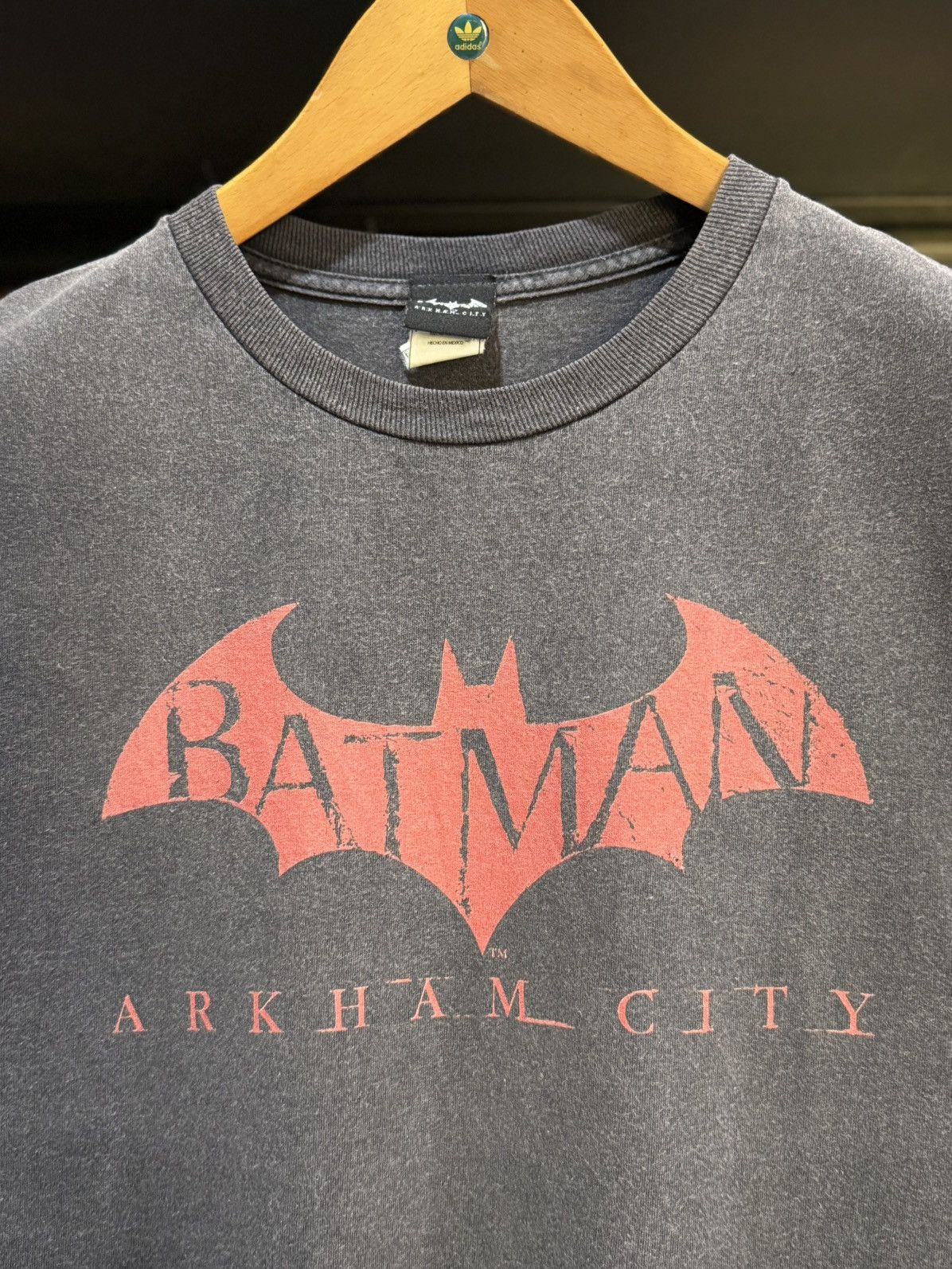 Expert Horror Thrashed Vintage Batman Ark Ham City Movie Sun Faded Tee Size US M / EU 48-50 / 2 - 2 Thumbnail