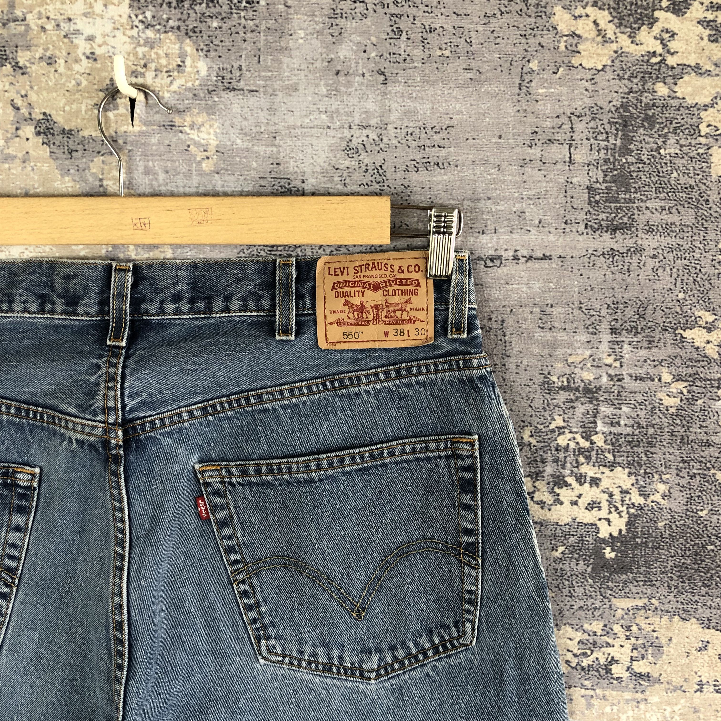 Levi's Vintage Levis 550 Baggy Jeans Levi's Faded Wash Denim Size US 36 / EU 52 - 5 Thumbnail