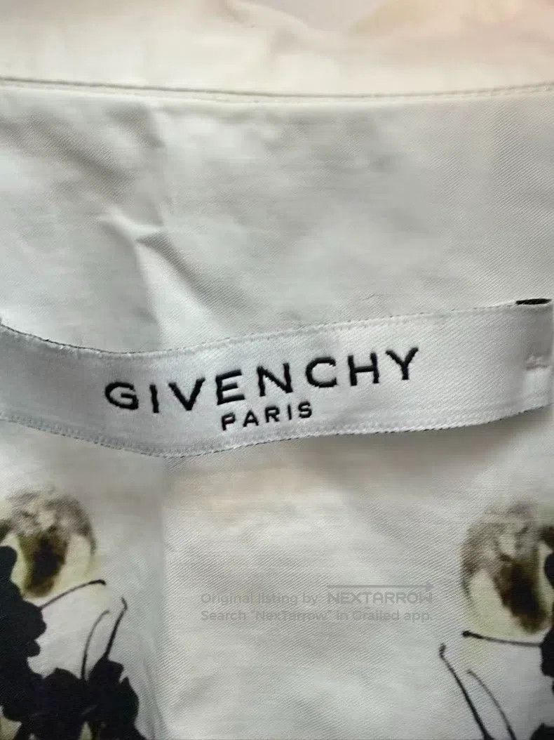 Givenchy Givenchy Short Sleeve Size US M / EU 48-50 / 2 - 3 Thumbnail