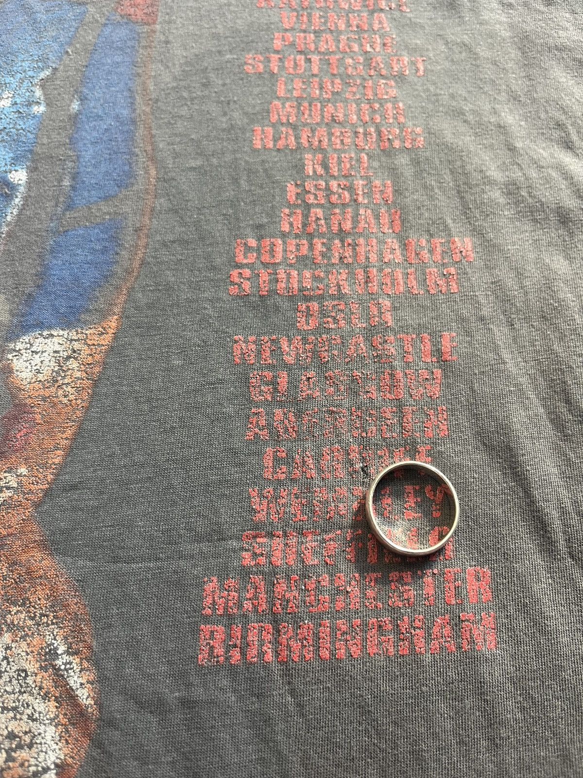 Band Tees Vintage THE CURE Swing Tour 1996’s ( Very Worn ) Tshirt Size US XL / EU 56 / 4 - 17 Thumbnail