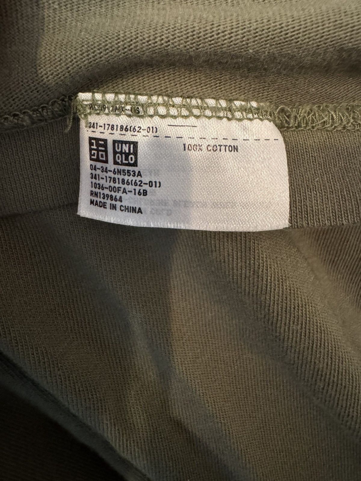Kaws × Uniqlo Uniqlo Kaws Shirt Size US L / EU 52-54 / 3 - 4 Thumbnail