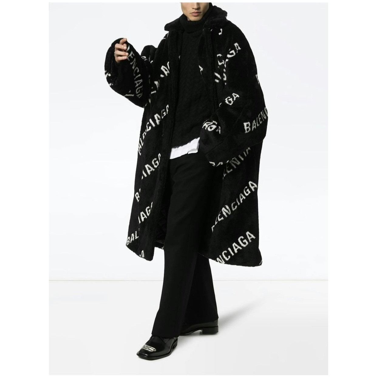 Balenciaga Balenciaga Logo-Print Fur Coat Size US M / EU 48-50 / 2 - 4 Thumbnail
