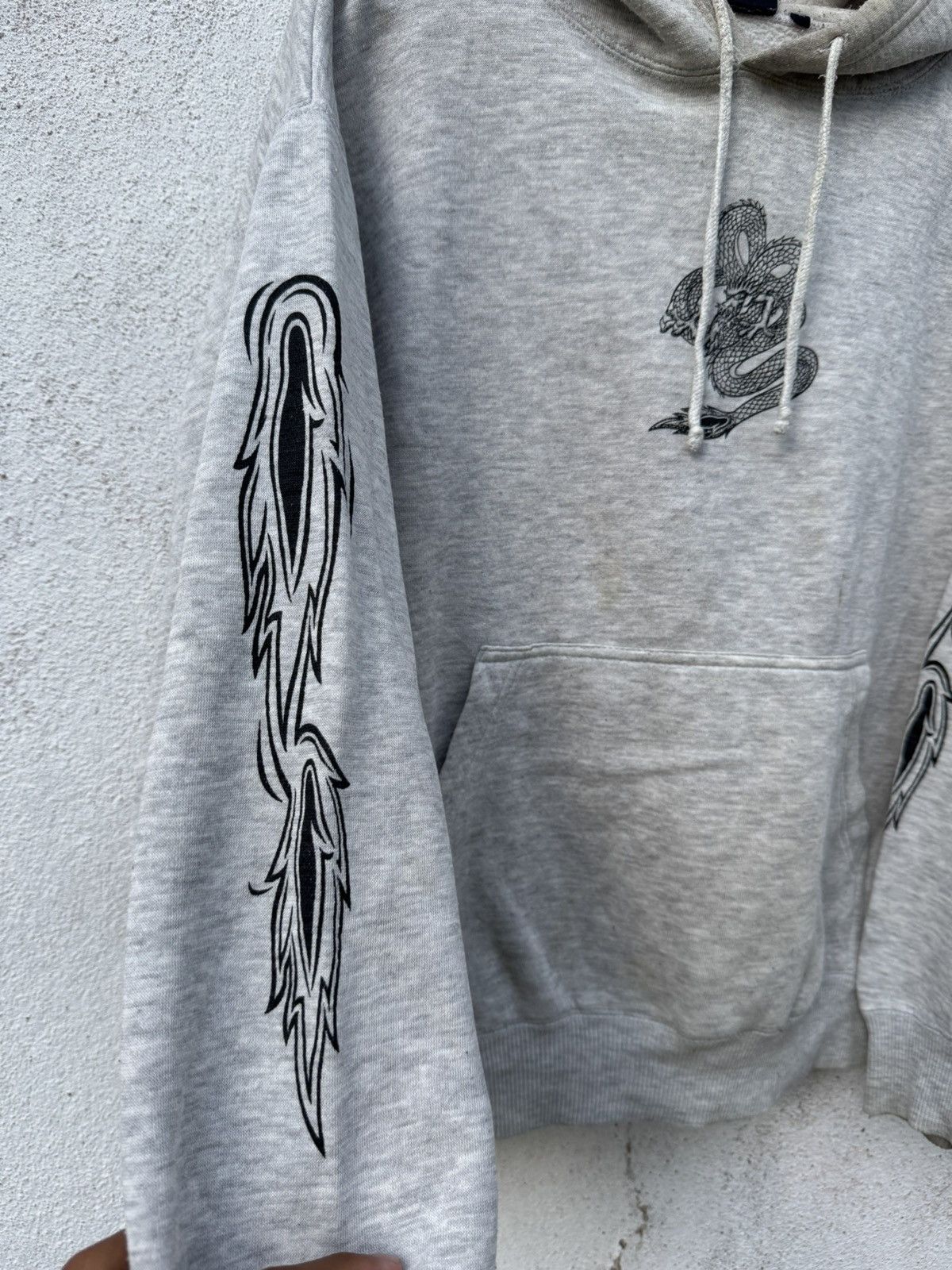 Japanese Brand 2000s Distressed Dogcigar Dragon Pullover Hoodie Size US L / EU 52-54 / 3 - 4 Thumbnail