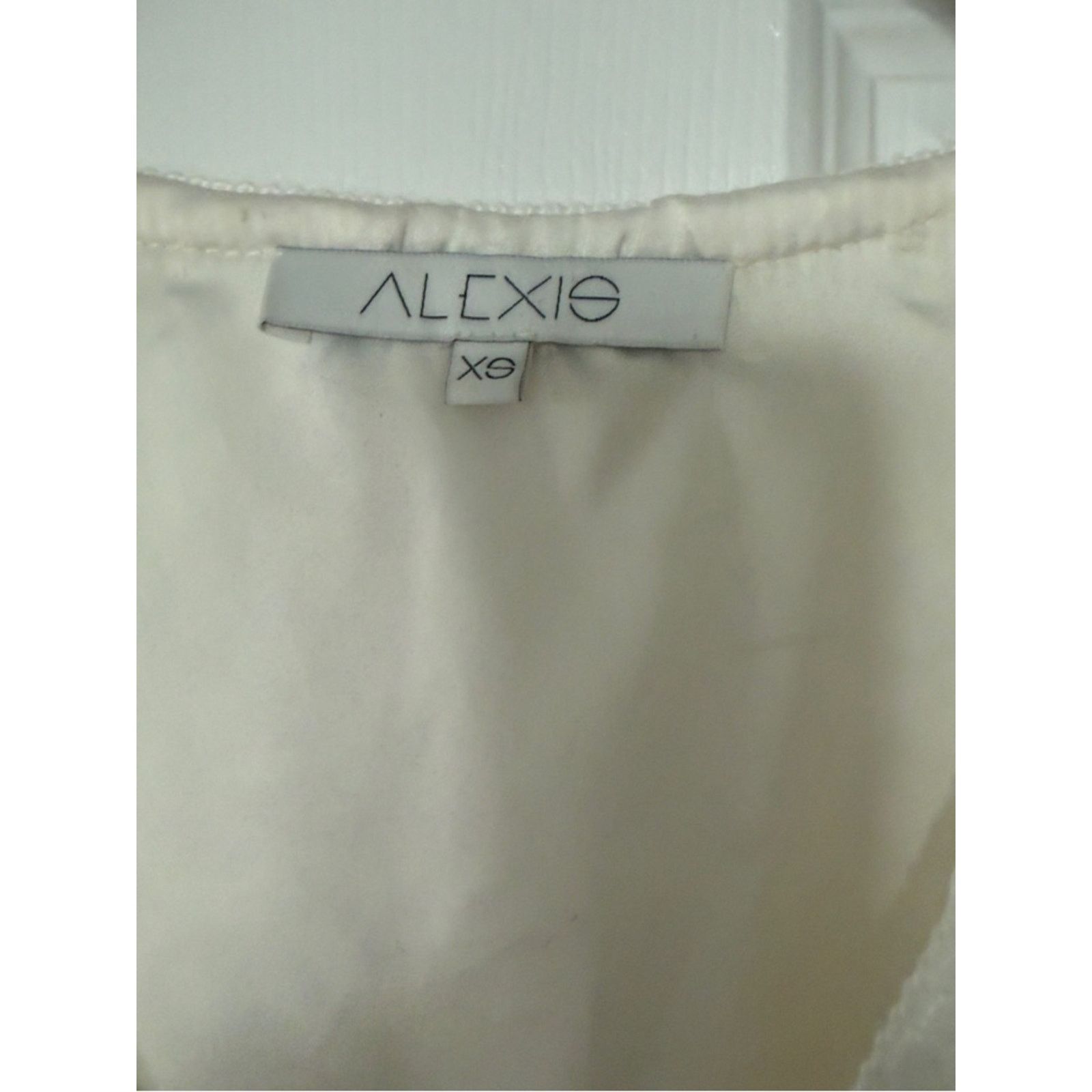 ALEXIS Alexis Cream Floral Lace V-Neck Bell Sleeve Top Size XS / US 0-2 / IT 36-38 - 5 Thumbnail
