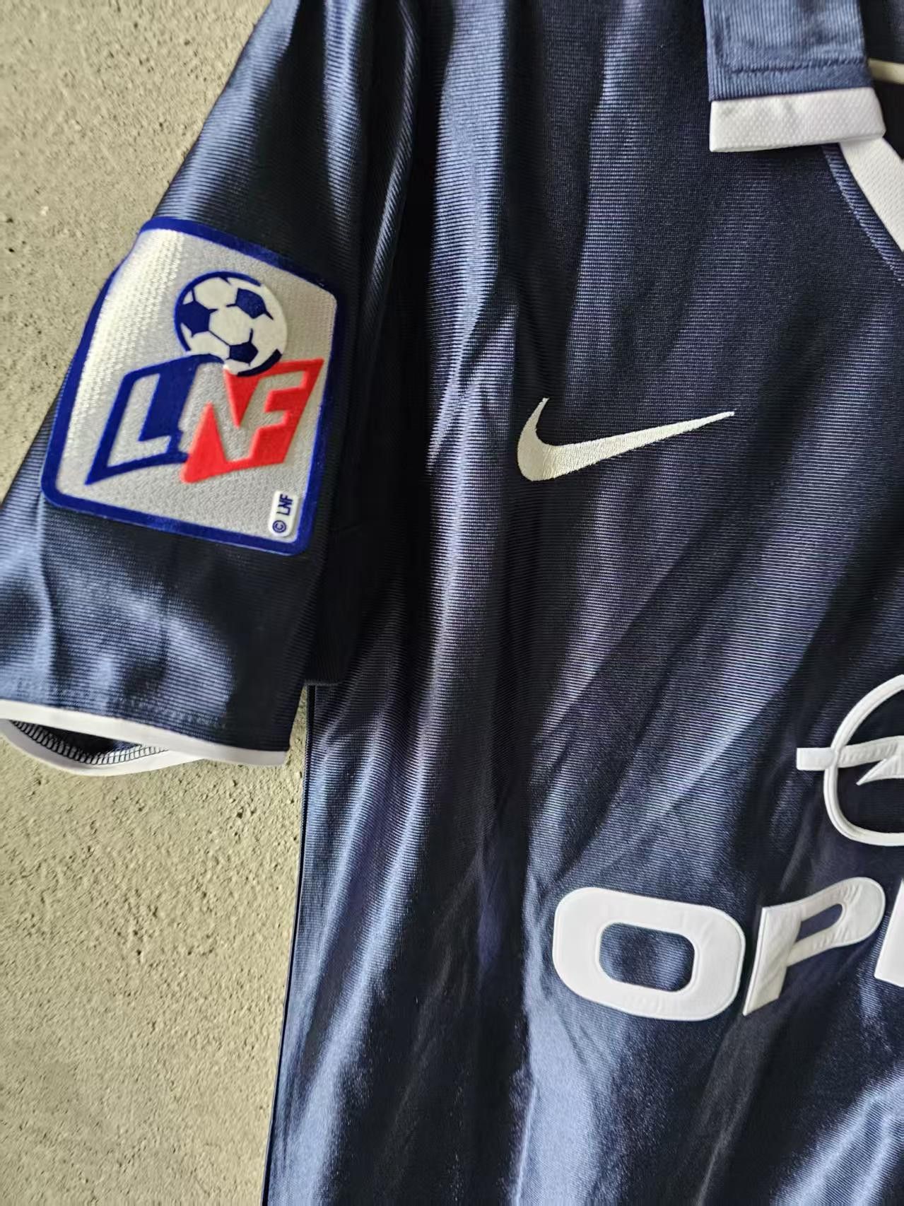 Other 2001 02 PSG 21 Ronaldinho Jersey Size US L / EU 52-54 / 3 - 4 Thumbnail