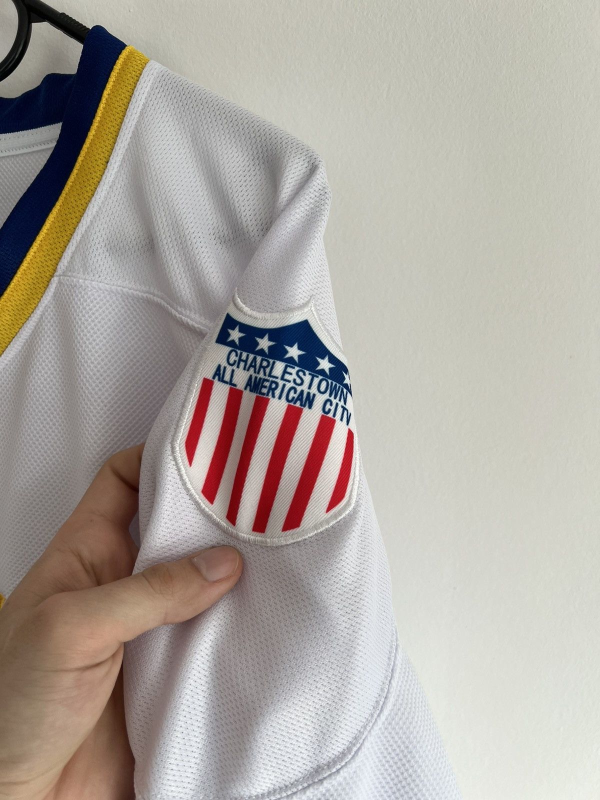 NHL Vintage Charlestown Chiefs Hanson Hockey Jersey Size US L / EU 52-54 / 3 - 8 Thumbnail