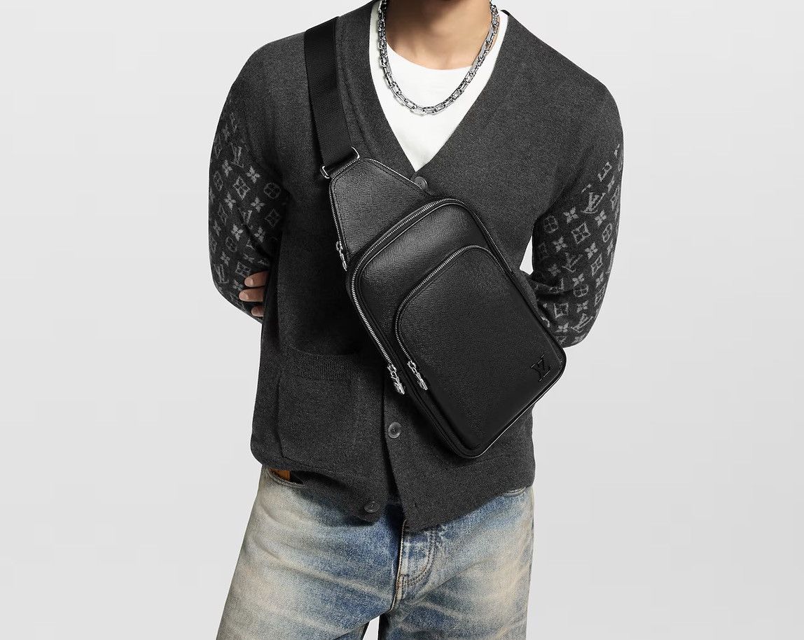 Louis Vuitton Louis Vuitton Avenue Taiga Leather Size ONE SIZE - 1 Thumbnail