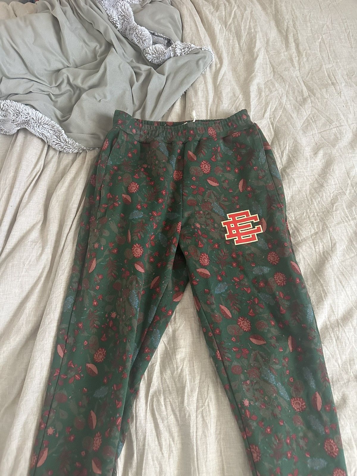 image of Eric Emanuel Sweats in Green, Men's (Size 32)