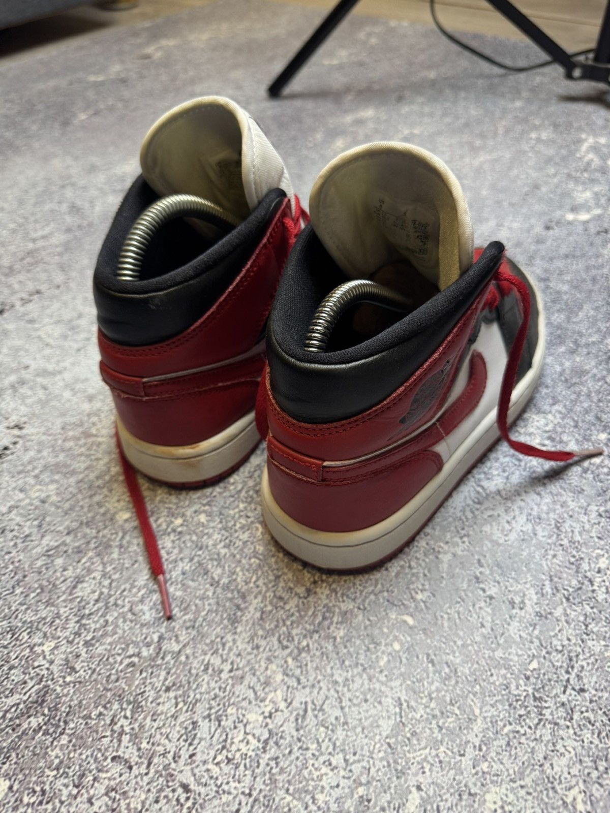 Nike 💥STREETWEAR NIKE AIR JORDAN 1 MID ALTERNATE BRED WMNS Size US 6 / IT 36 - 4 Thumbnail