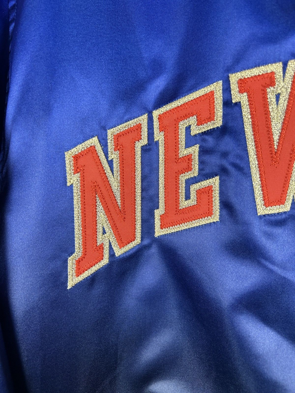 Mitchell & Ness NWT Mitchell & Ness CNY 2018 Warriors NBA Satin Jacket L Size US L / EU 52-54 / 3 - 3 Thumbnail