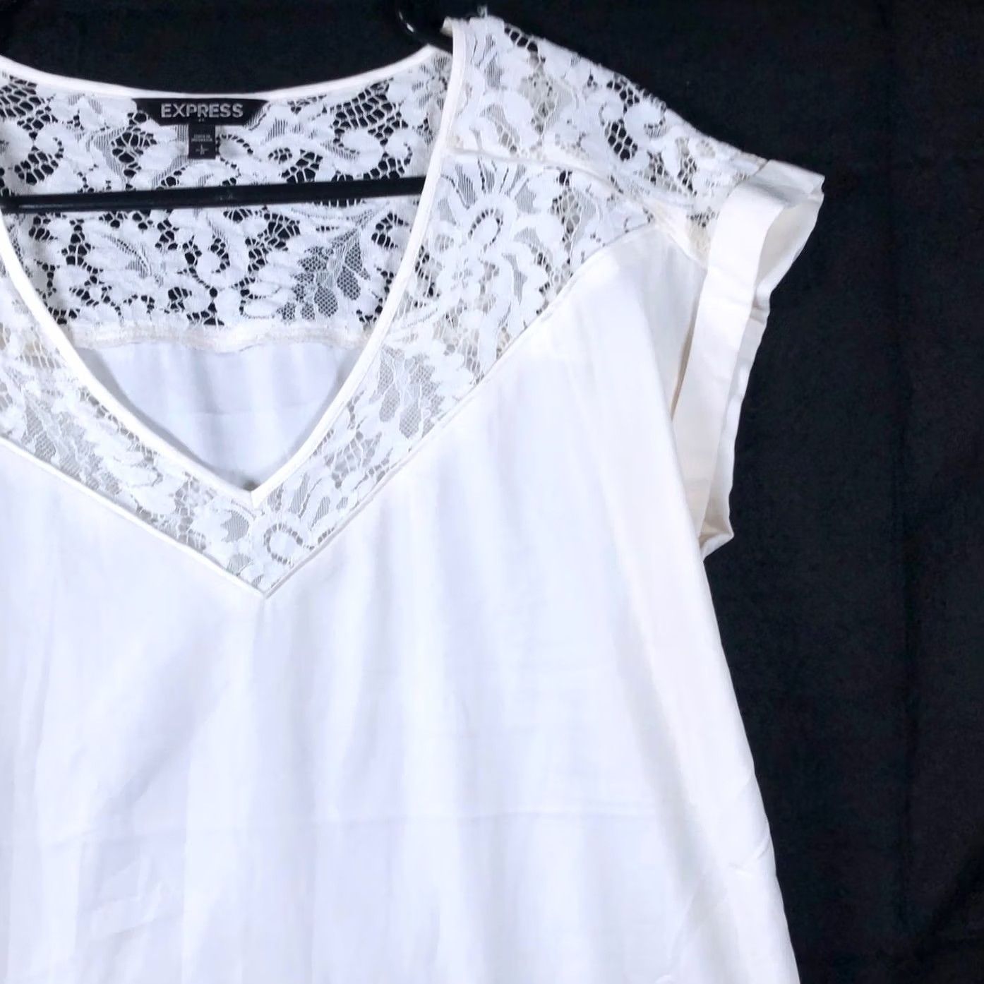 Express Express Blouse White Lace V-Neck Cap Short Sleeve Large Womens Regular Fit Size L / US 10 / IT 46 - 5 Thumbnail