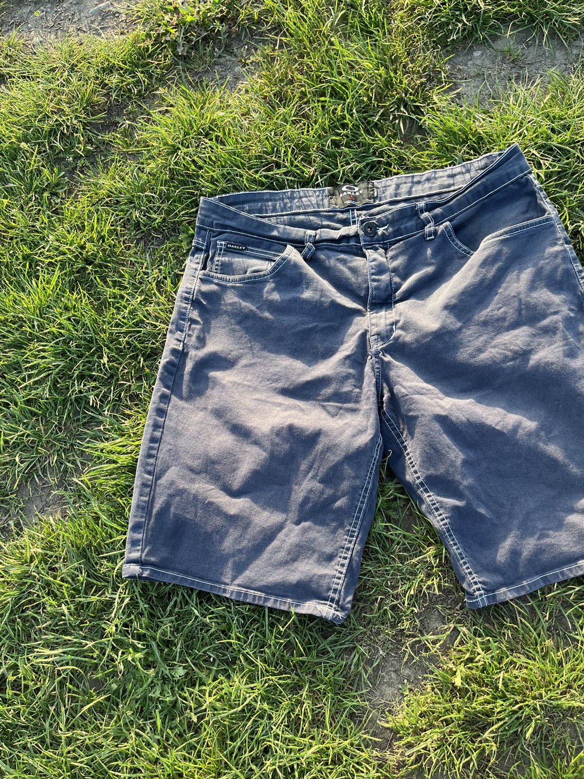 Oakley × Vintage Vintage Oakley Y2K Faded Hype Shorts Size US 32 / EU 48 - 3 Thumbnail