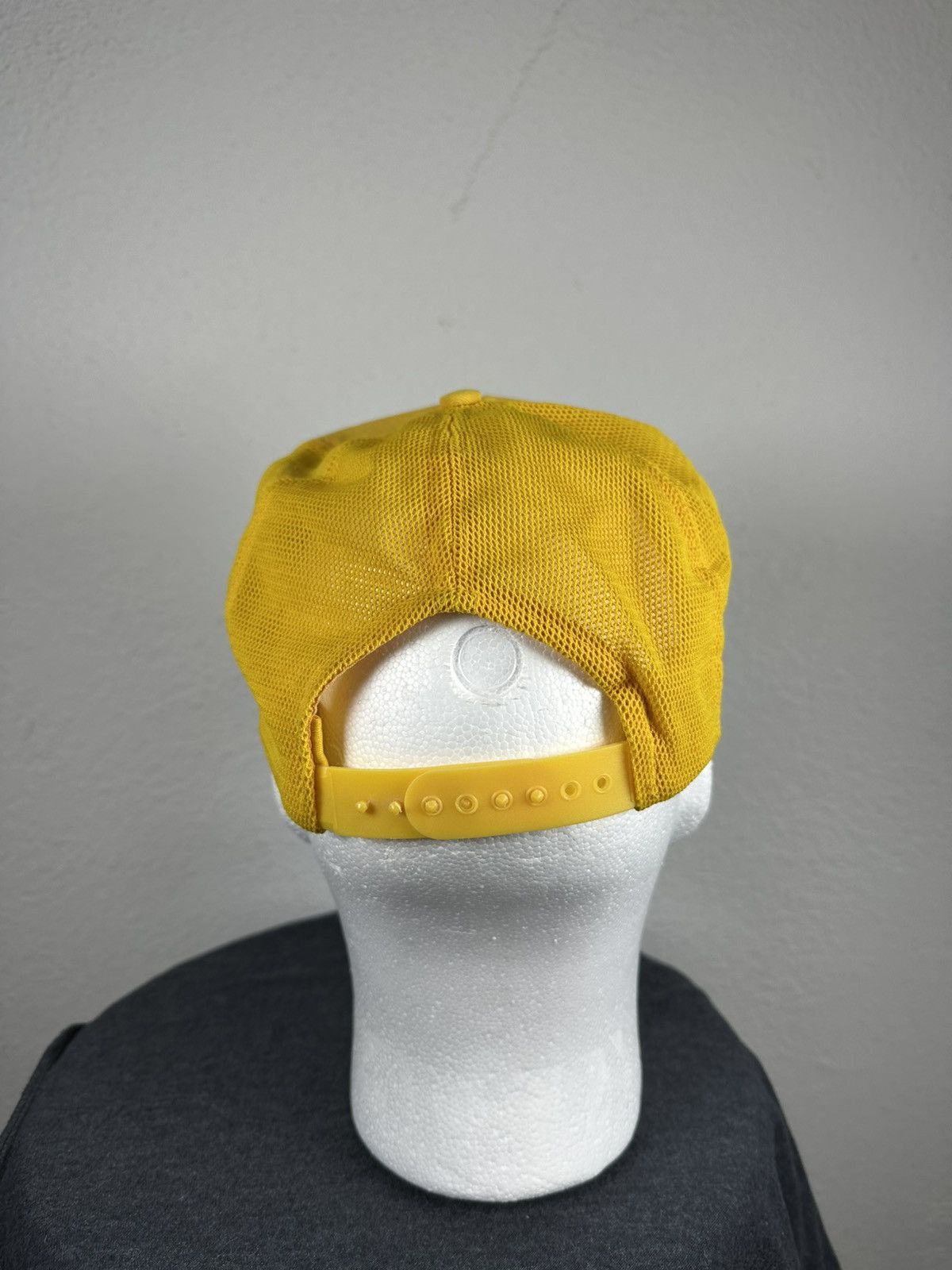 MLB 80s New York Yankees, yellow trucker hat Size ONE SIZE - 4 Thumbnail