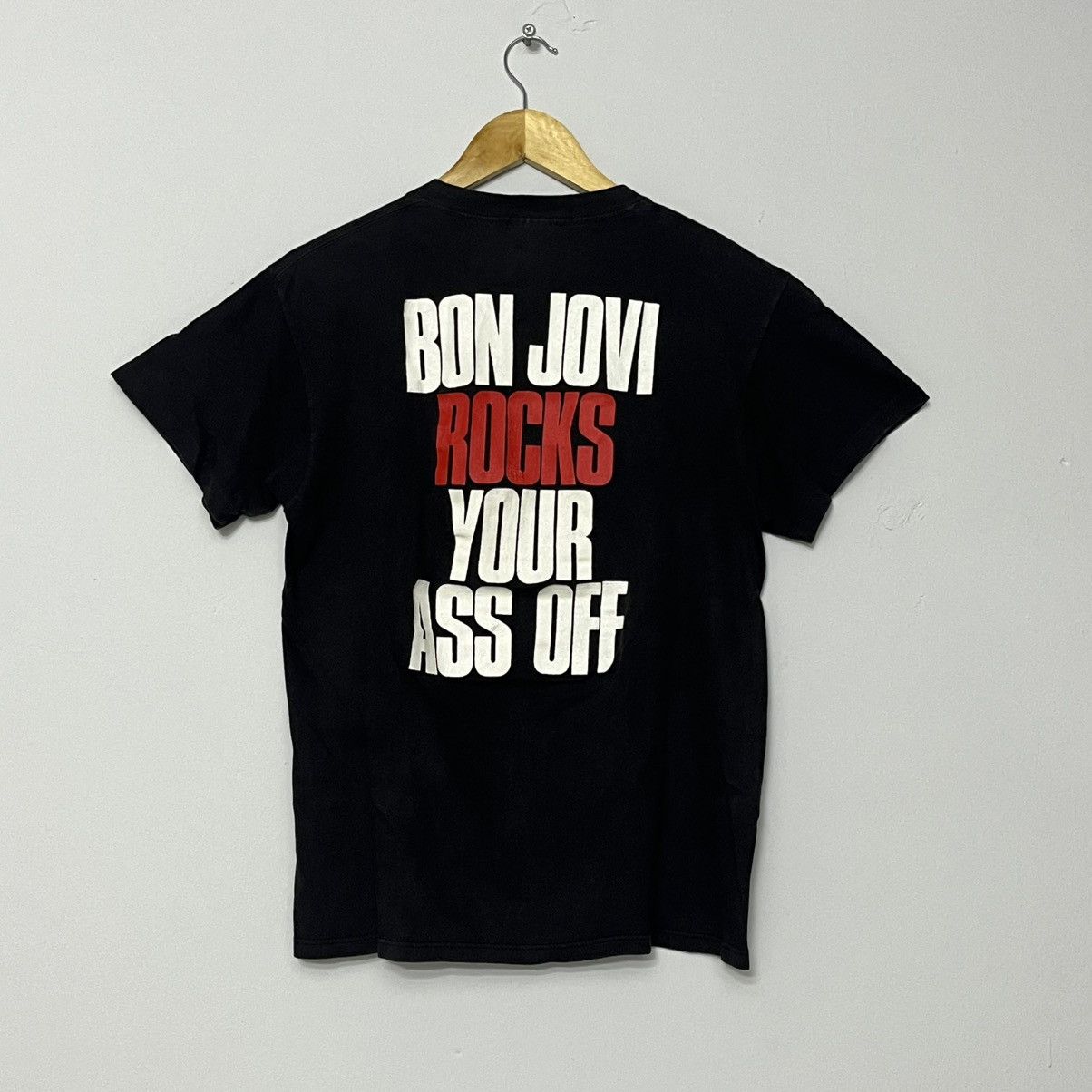 Band Tees × Bon Jovi × Vintage Vintage Bon Jovi Rocks Your Ass Off 80s Tag Spring Ford Size US L / EU 52-54 / 3 - 2 Thumbnail
