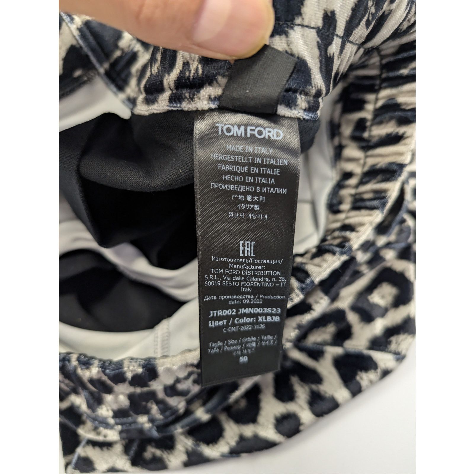 Tom Ford o1rshd1 Leopard-Print Cut and Sewn Knitted Shorts in Black Size US 34 / EU 50 - 18 Thumbnail
