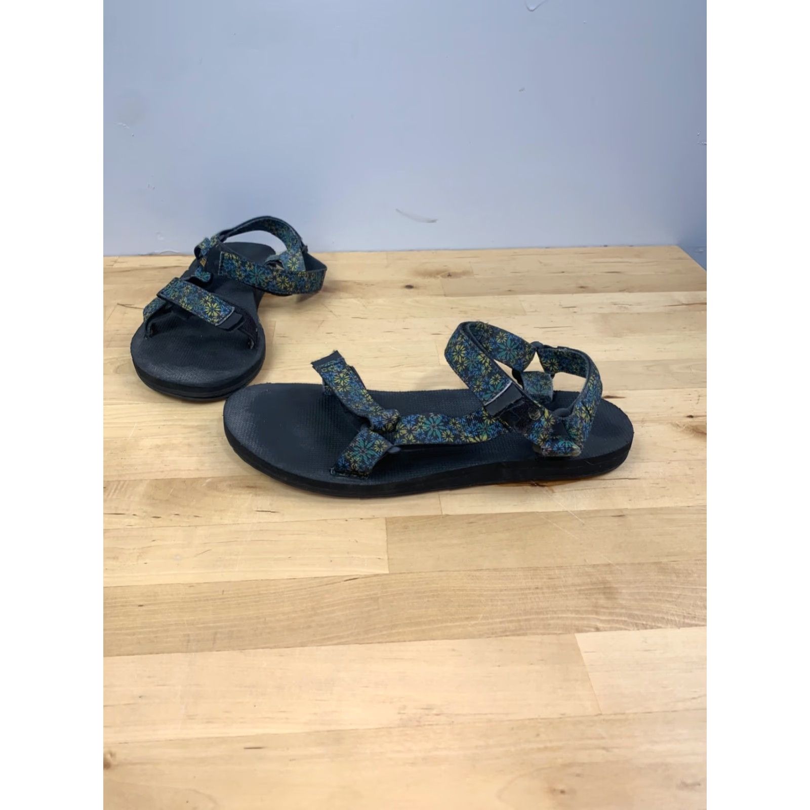 Teva Teva Original Universe Wildflower Sandals Womens US 10 UK 8 EU 41 Japan 27 Black Floral Strappy Sandal Womens 10 Teva Original Universal Size US 8 / IT 38 - 7 Thumbnail