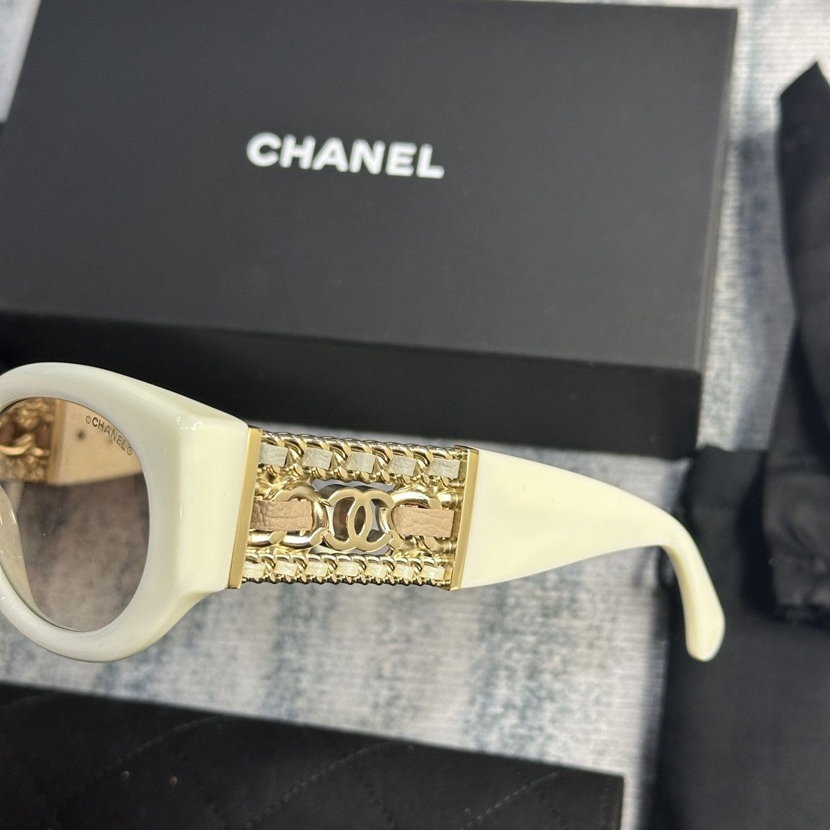 Chanel CHANEL 0CH5536Q 125513 SUNGLASSES Size ONE SIZE - 4 Thumbnail