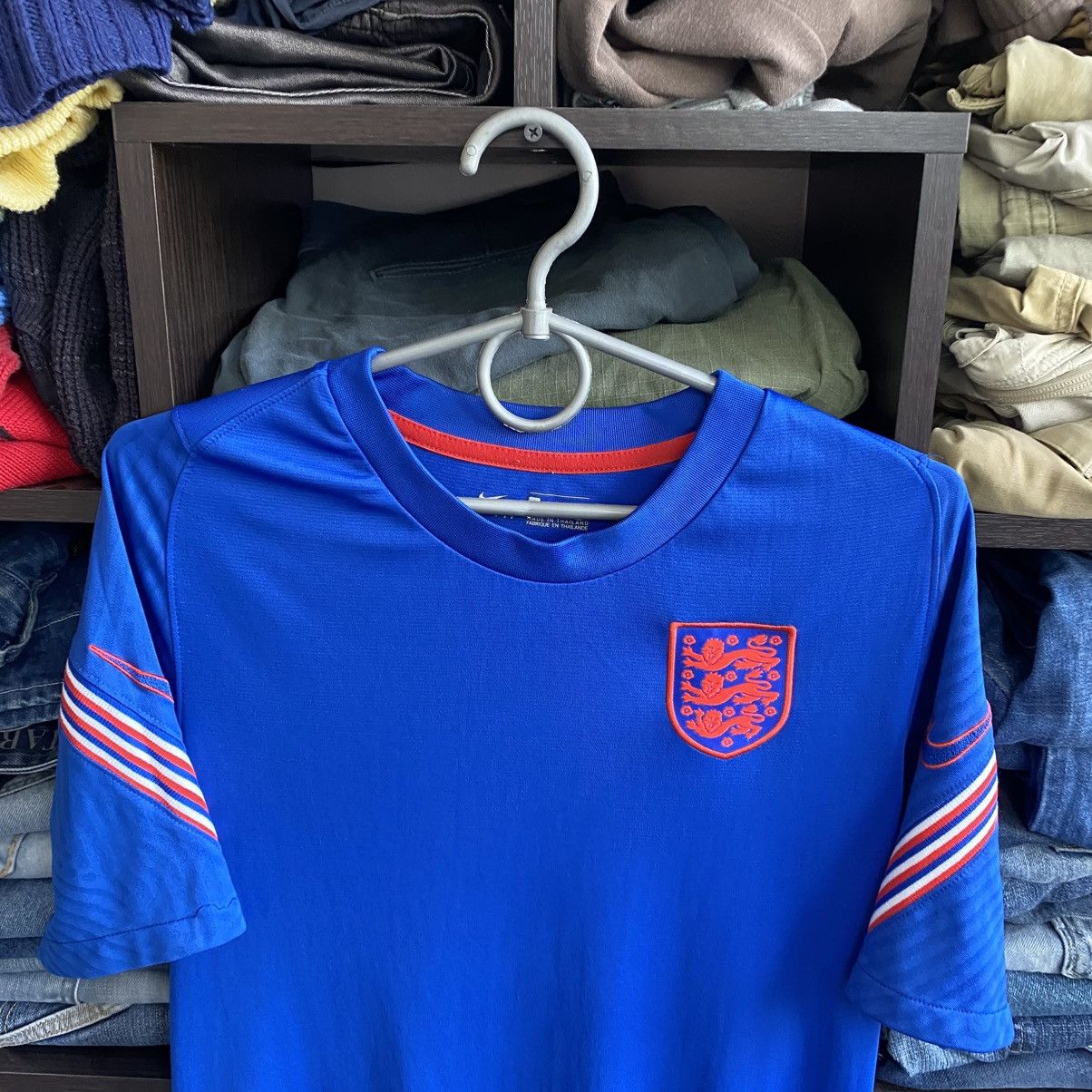 Nike Mens Nike England National Soccer Training sport jersey Size US S / EU 44-46 / 1 - 2 Thumbnail