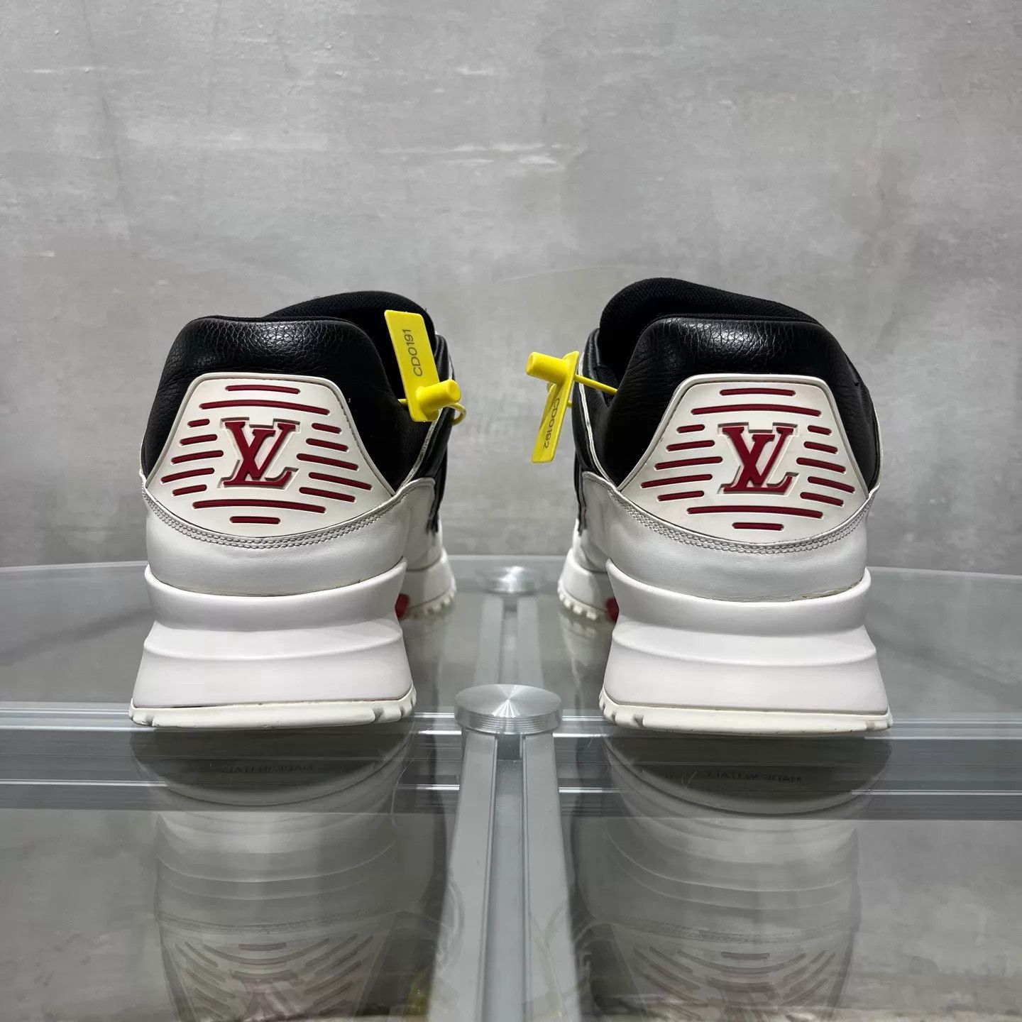 Louis Vuitton LV Black White Sneakers UK9 43 Size US 10 / EU 43 - 6 Thumbnail