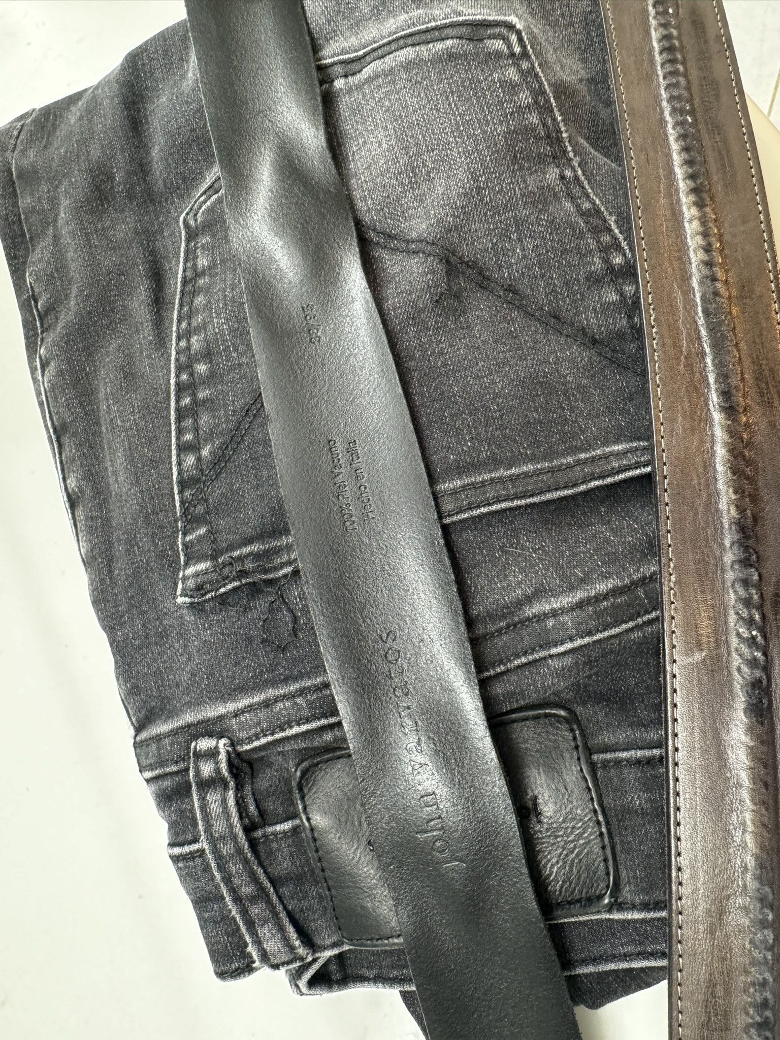 JOHN VARVATOS Feather Buckle Belt in BLACK sz.38 MSRP $348