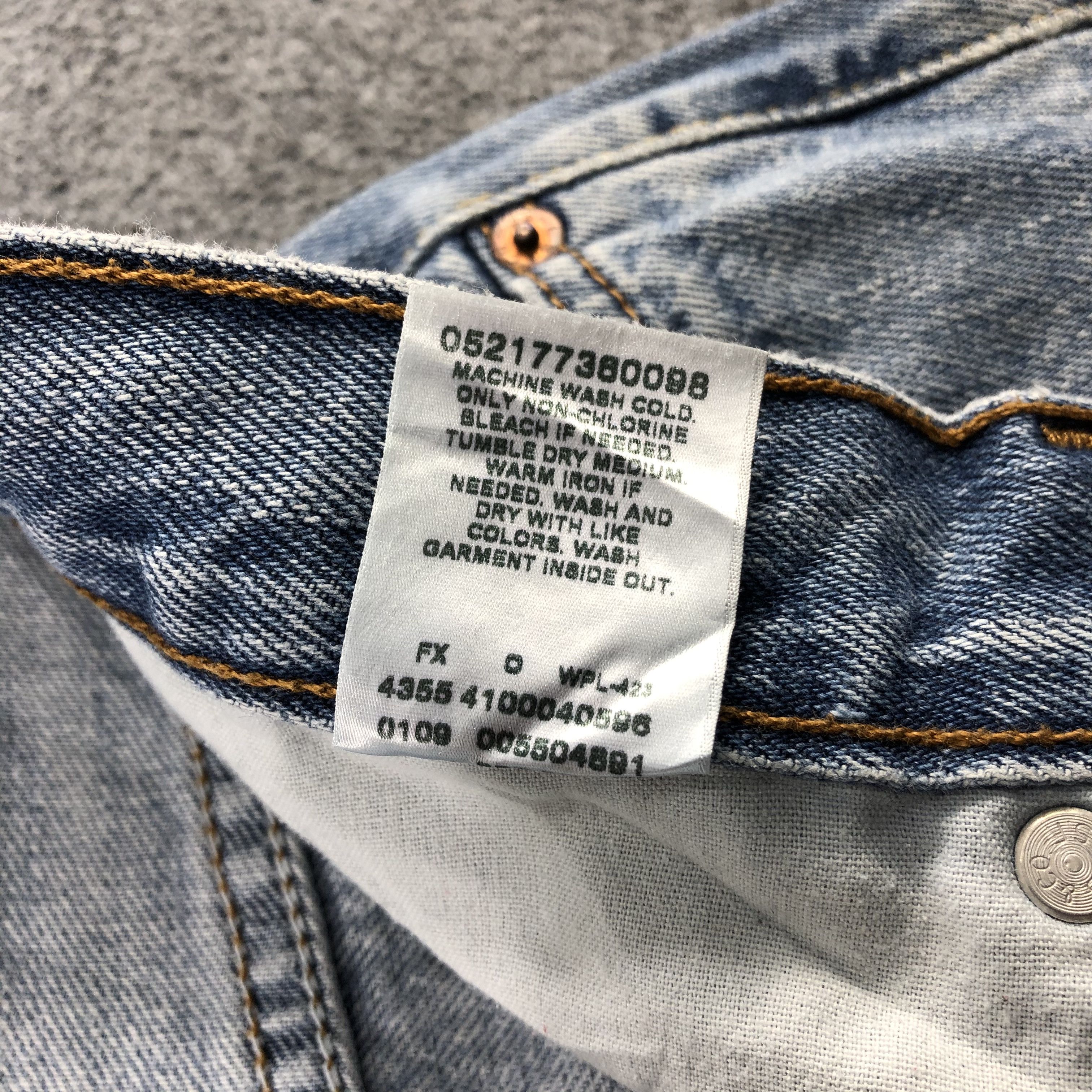 Levi's × Vintage Vintage Light Wash Levis 550 Jeans-JM1848 Size US 37 - 10 Thumbnail
