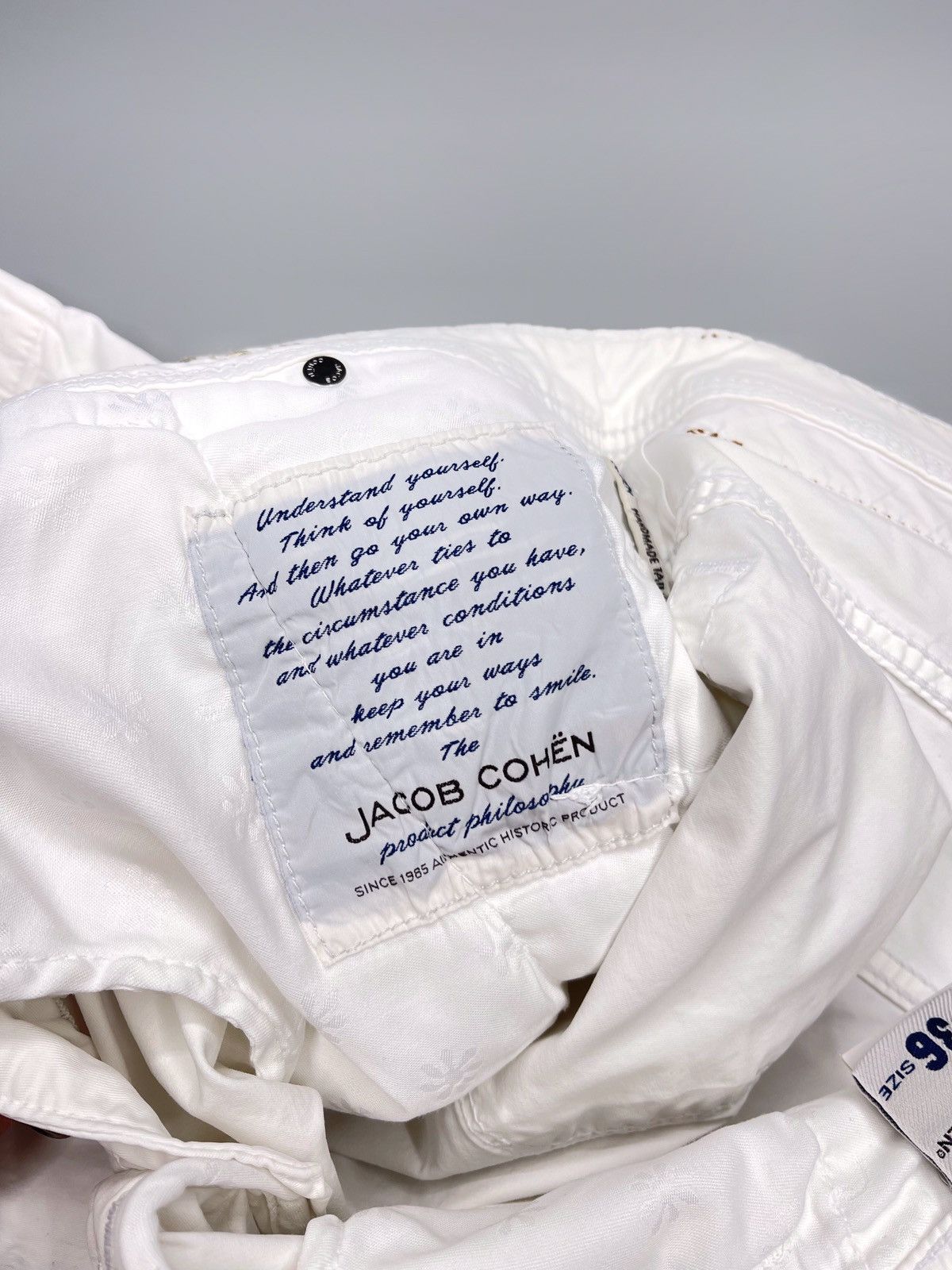 Jacob Cohen Jacob Cohen Luxury White Short Size US 30 / EU 46 - 11 Thumbnail