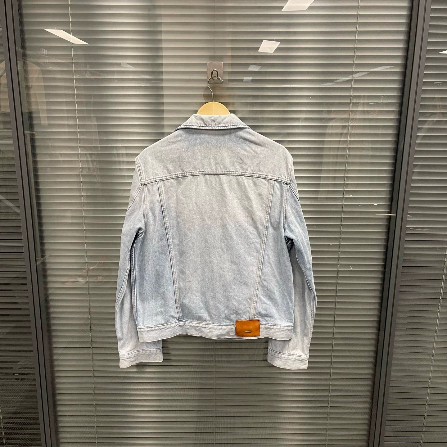 Louis Vuitton LV Men's Light Blue Washed Denim Jacket Size US M / EU 48-50 / 2 - 2 Thumbnail