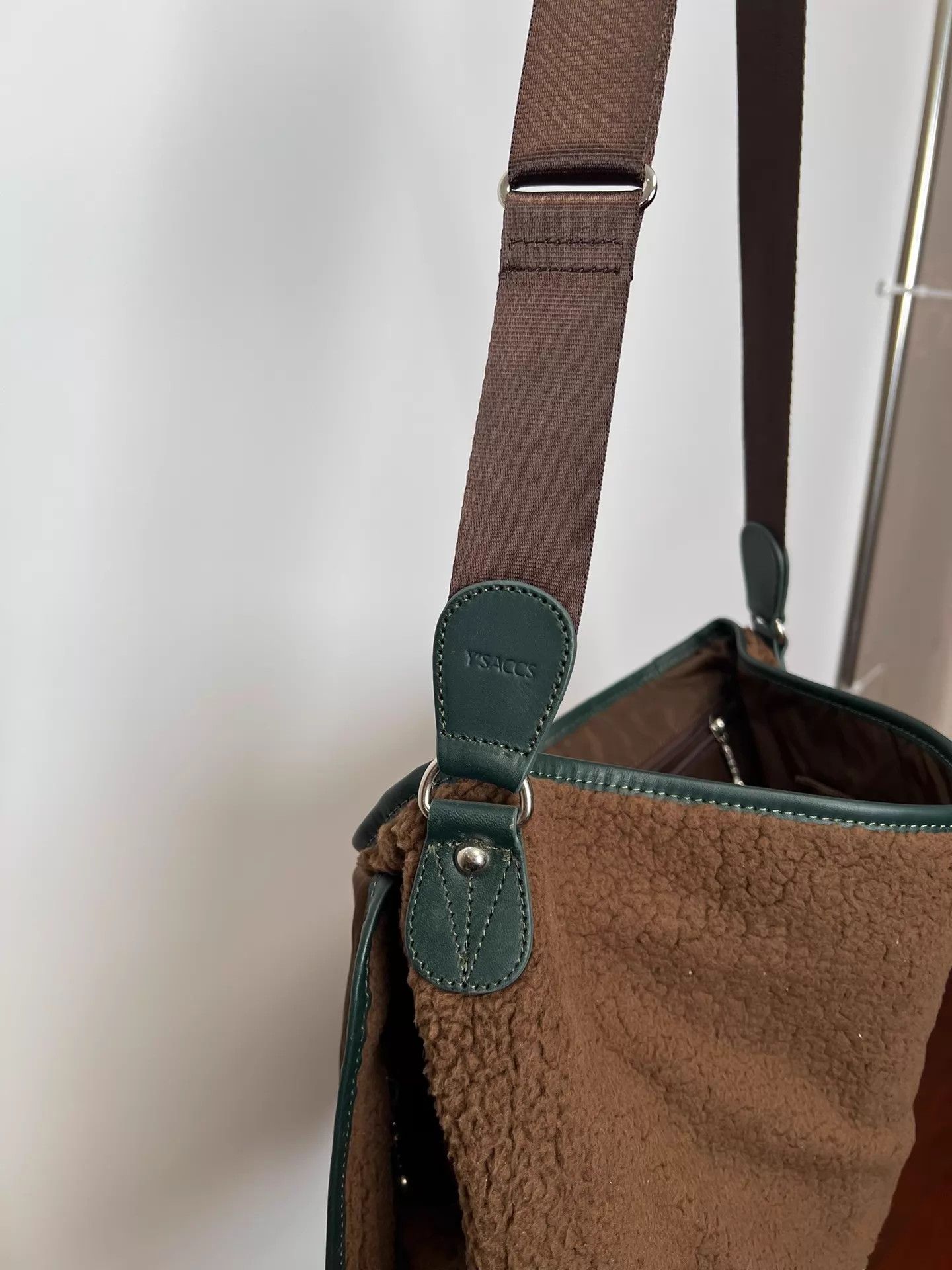 Yohji Yamamoto Yohji Yamamoto Maillard Lamb Wool Zipper Crossbody Bag Size ONE SIZE - 7 Thumbnail