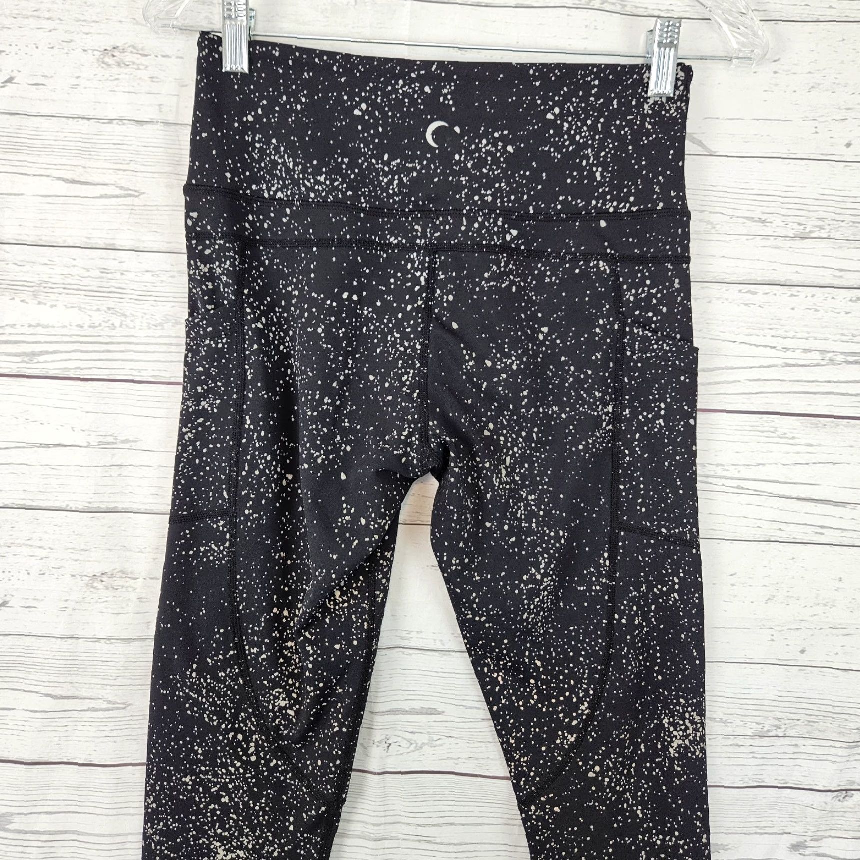 Vintage Zyia Women's Leggings Cropped Black Pockets Size 6 Activewear Waist 13" Inseam 24.5" Mid Rise Womens Size 28" / US 6 / IT 42 - 4 Thumbnail