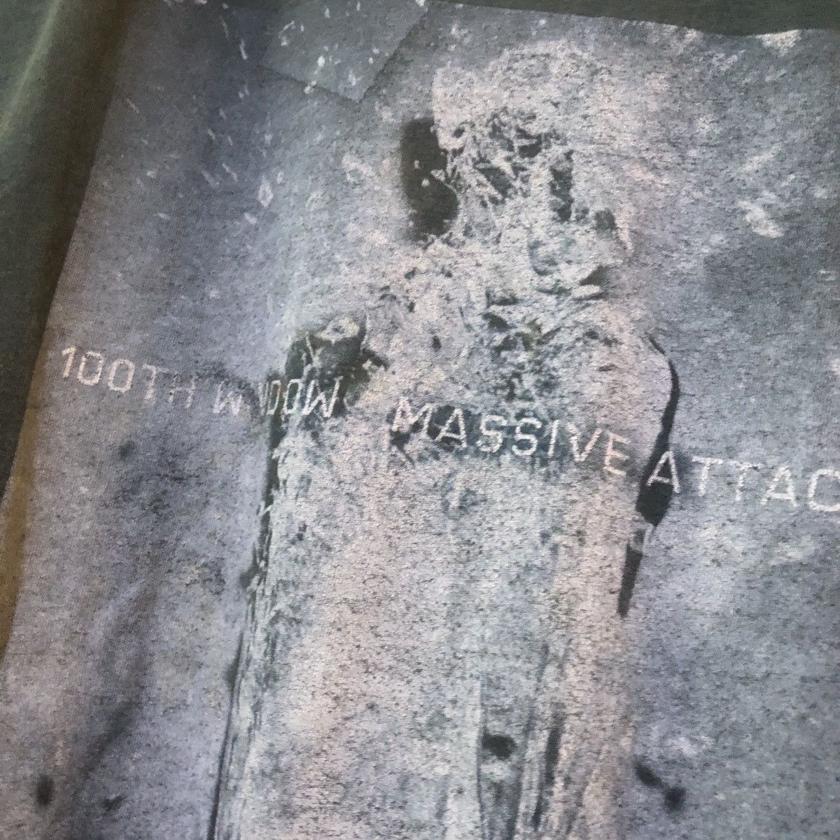 Band Tees Massive Attack 100th window Size US M / EU 48-50 / 2 - 3 Thumbnail