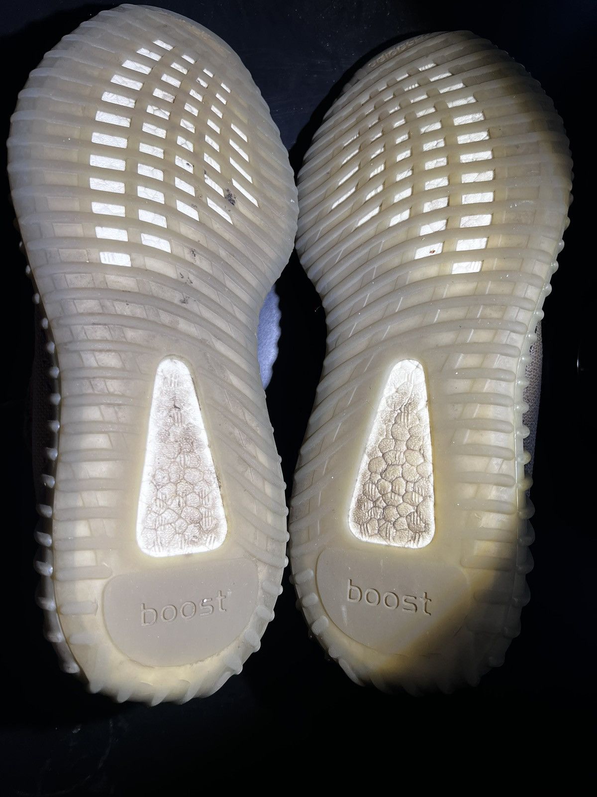Adidas Yeezy beluga 2.0 Size US 10.5 / EU 43-44 - 5 Thumbnail