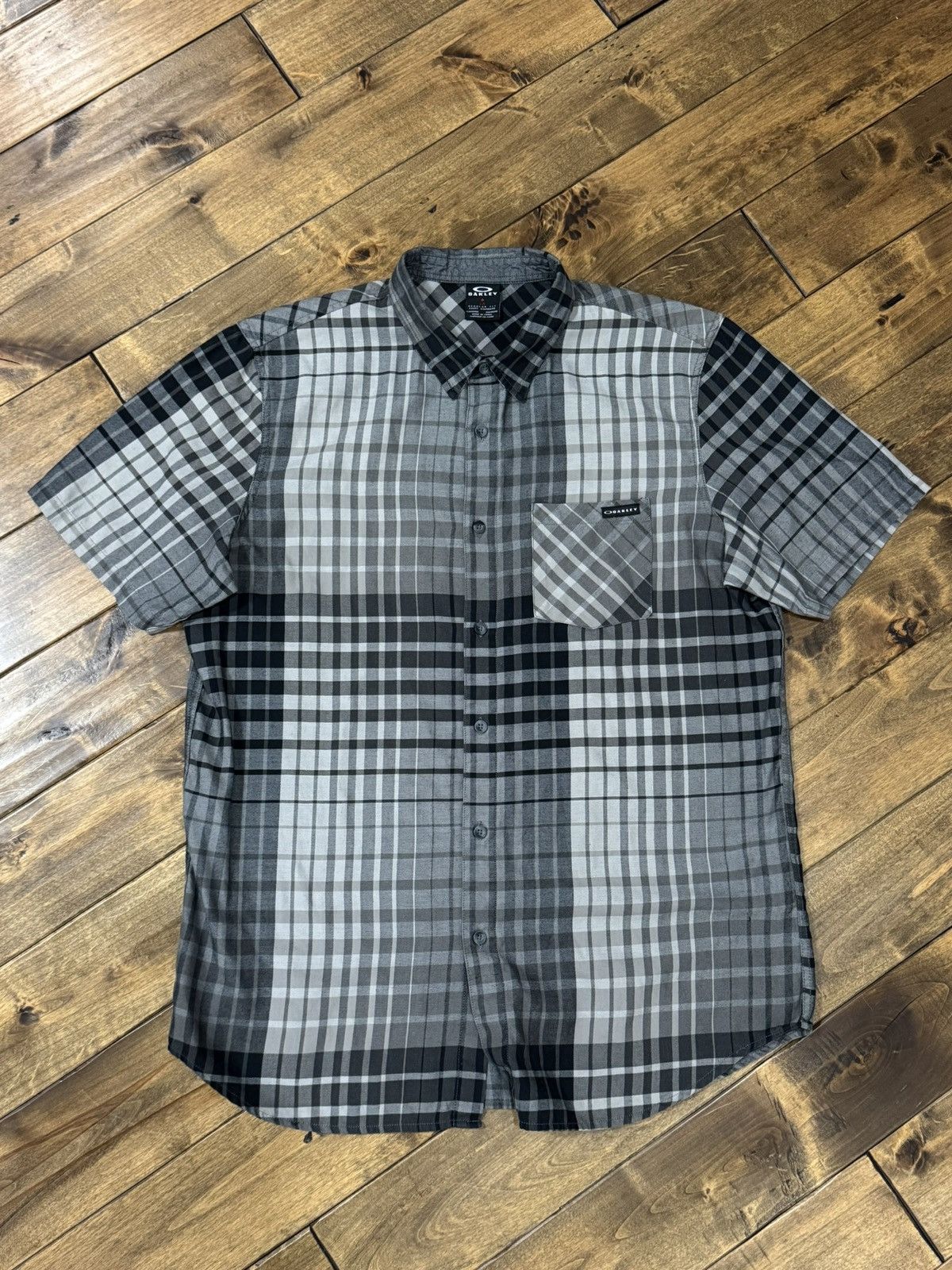 Vintage Oakley Button up shirt