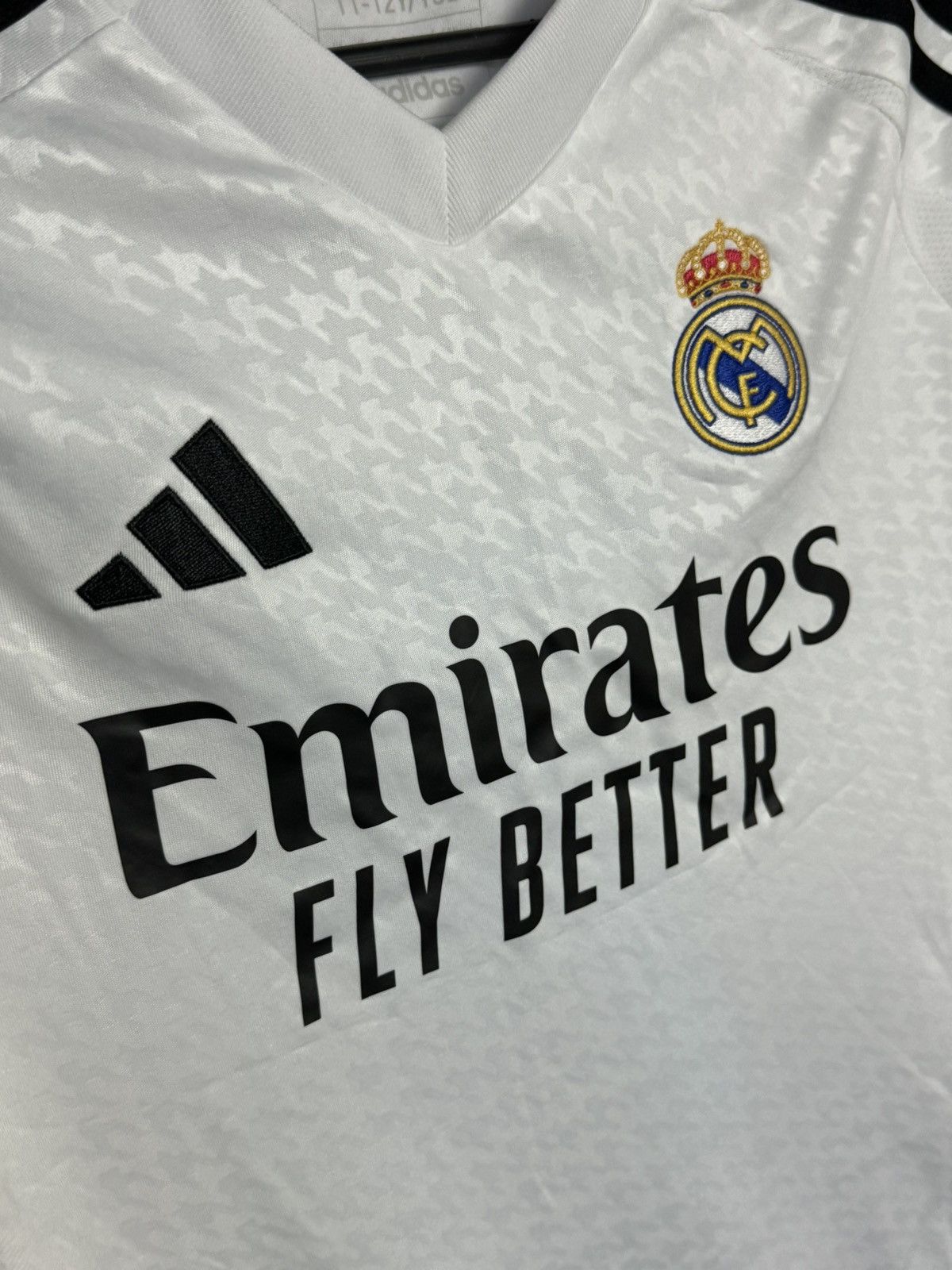 Adidas KIDS New Real Madrid 24/25 Home Vinicius Jr Football Jersey Size US XS / EU 42 / 0 - 4 Thumbnail