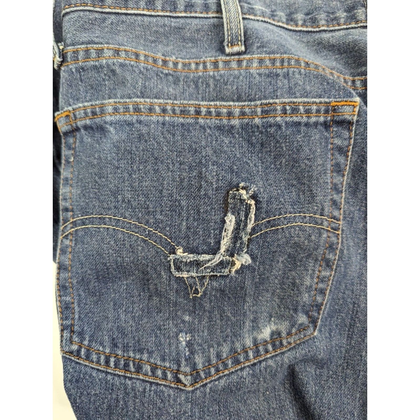 Levi's VINTAGE Levi's 501 Jeans Straight Leg 501 Regular Men 44x31 Blue Denim Button Fly 5-Pocket Classic Grunge 90s Rock USA Size US 44 / EU 60 - 7 Thumbnail
