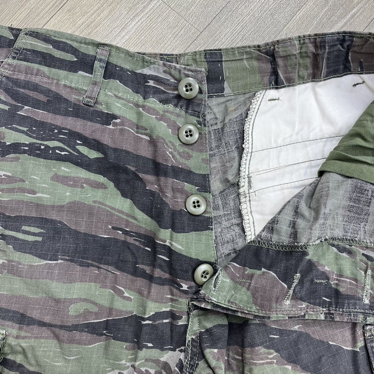 Vintage Vintage Trouser Combat Camouflage Tiger Stripe Cargo Pants Size US 33 - 6 Thumbnail