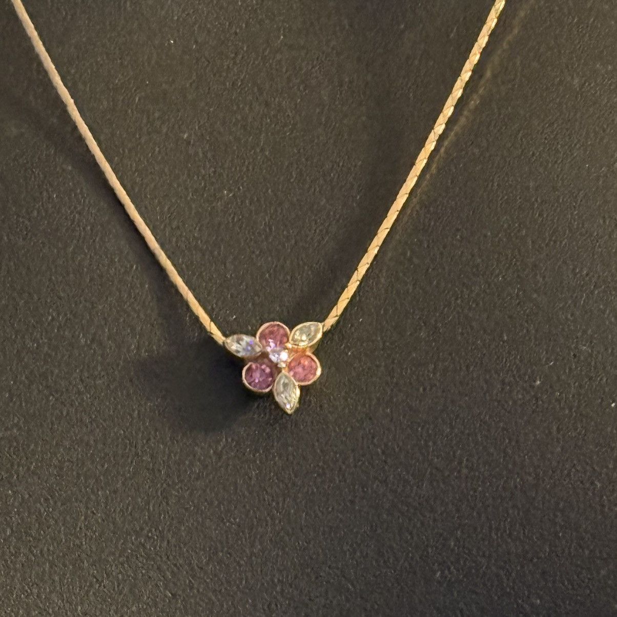 Vintage Vintage Avon dainty gold tone pink flower gemstone necklace Size ONE SIZE - 6 Thumbnail