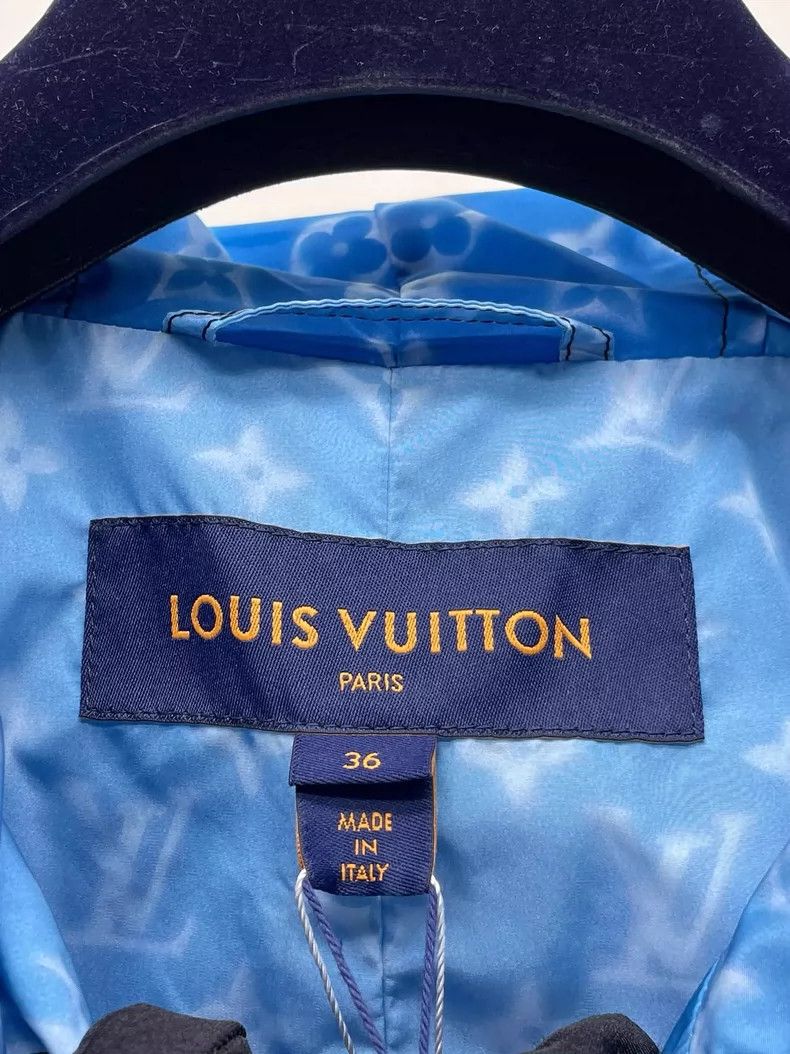 Louis Vuitton LOUIS VUITTON Blue gradient full logo windbreaker jacket 25 Size XS / US 0-2 / IT 36-38 - 6 Thumbnail