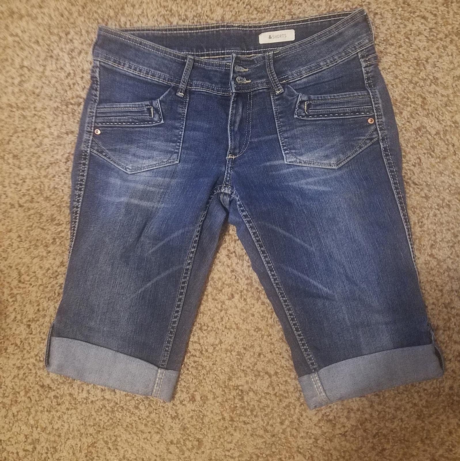 H&M H&M Blue Denim Shorts Size 8 Size 30" / US 8 / IT 44 - 2 Thumbnail