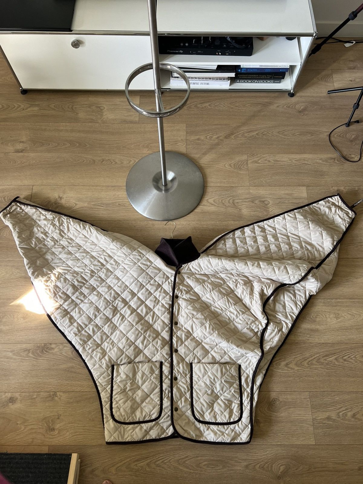 Y/Project Y/Project Quilted Oversized Cape Jacket – Ivory / Brown Trim Size US XL / EU 56 / 4 - 2 Thumbnail