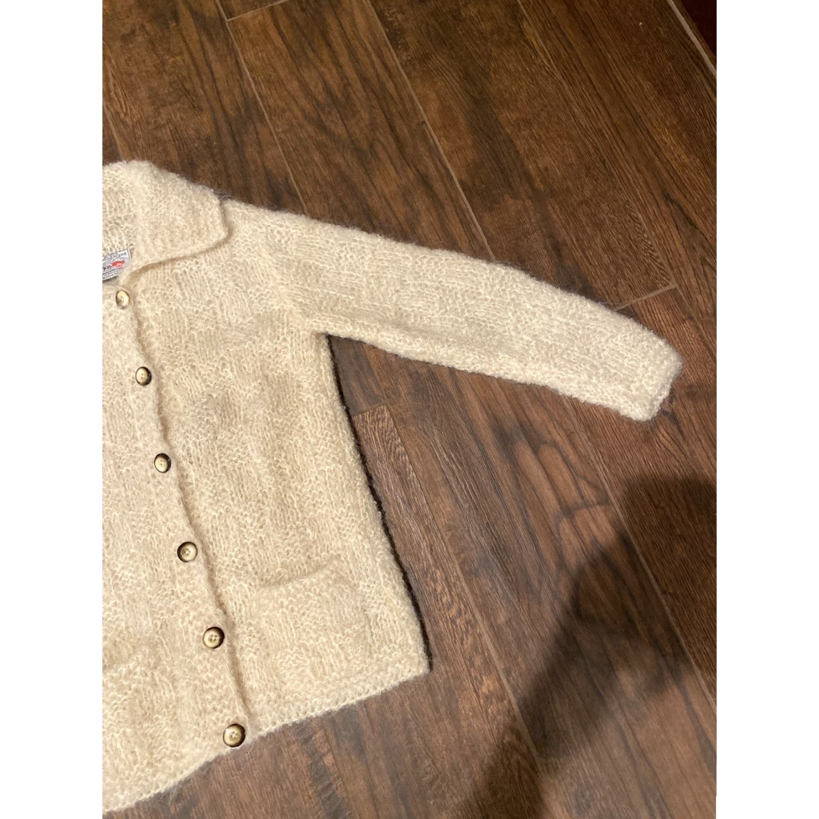 Vintage VINTAGE Avoca Handweavers Ivory Fuzzy Wool Cardigan Sweater Ireland Irish S-M Shirt Womens Size S / US 4 / IT 40 - 2 Thumbnail