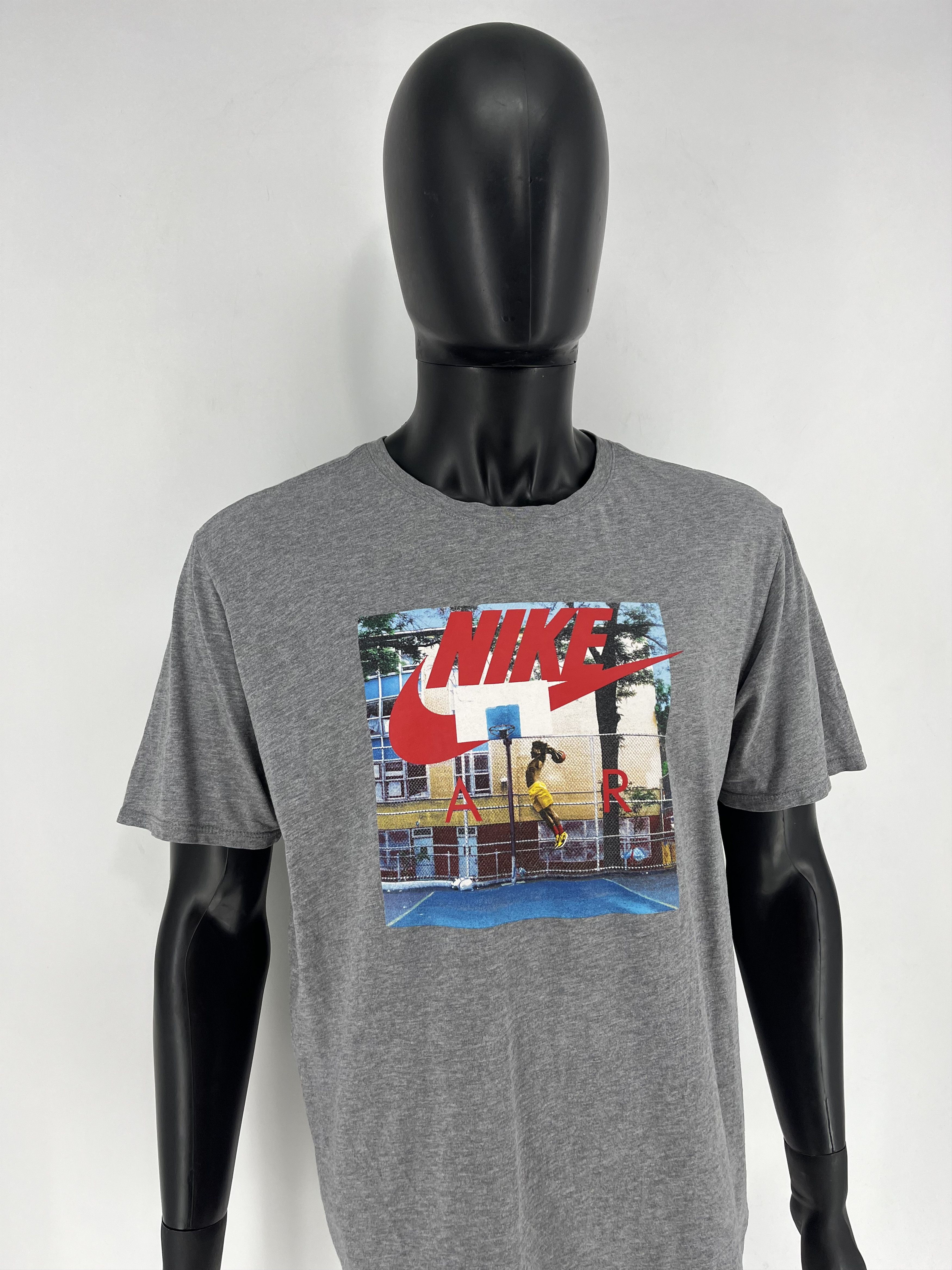 Nike Vintage Y2K Nike Air Center Swoosh Logo T-Shirt Size US XL / EU 56 / 4 - 4 Thumbnail